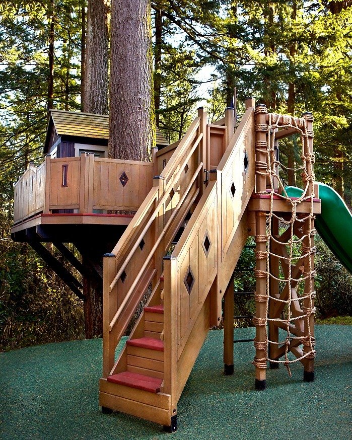 A perfect fit to it&rsquo;s surroundings, this redwood treehouse is as grand as the trees it lives in.

&ldquo;A tree house, to me, is the most royal palace in the world&rdquo; - **Munia Khan**

This clubhouse and deck are only half the story of this