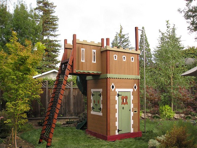 Castle Fort Playhouse HearthSong Grow With Me Garden Fort Kit