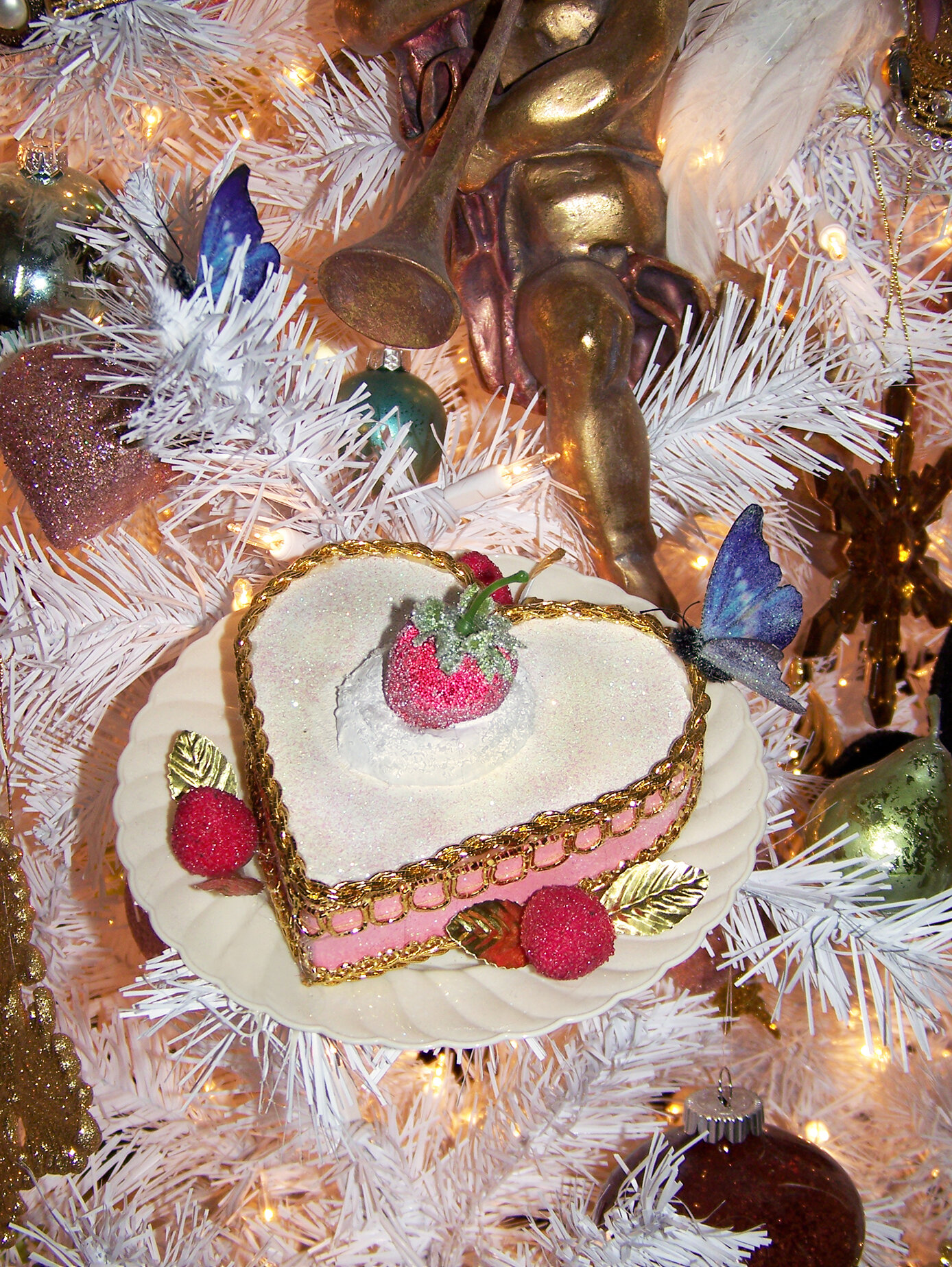  Marie Antoinette cake ornament 