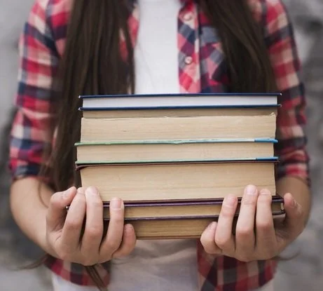 Stamo Latto Scholarship 2026