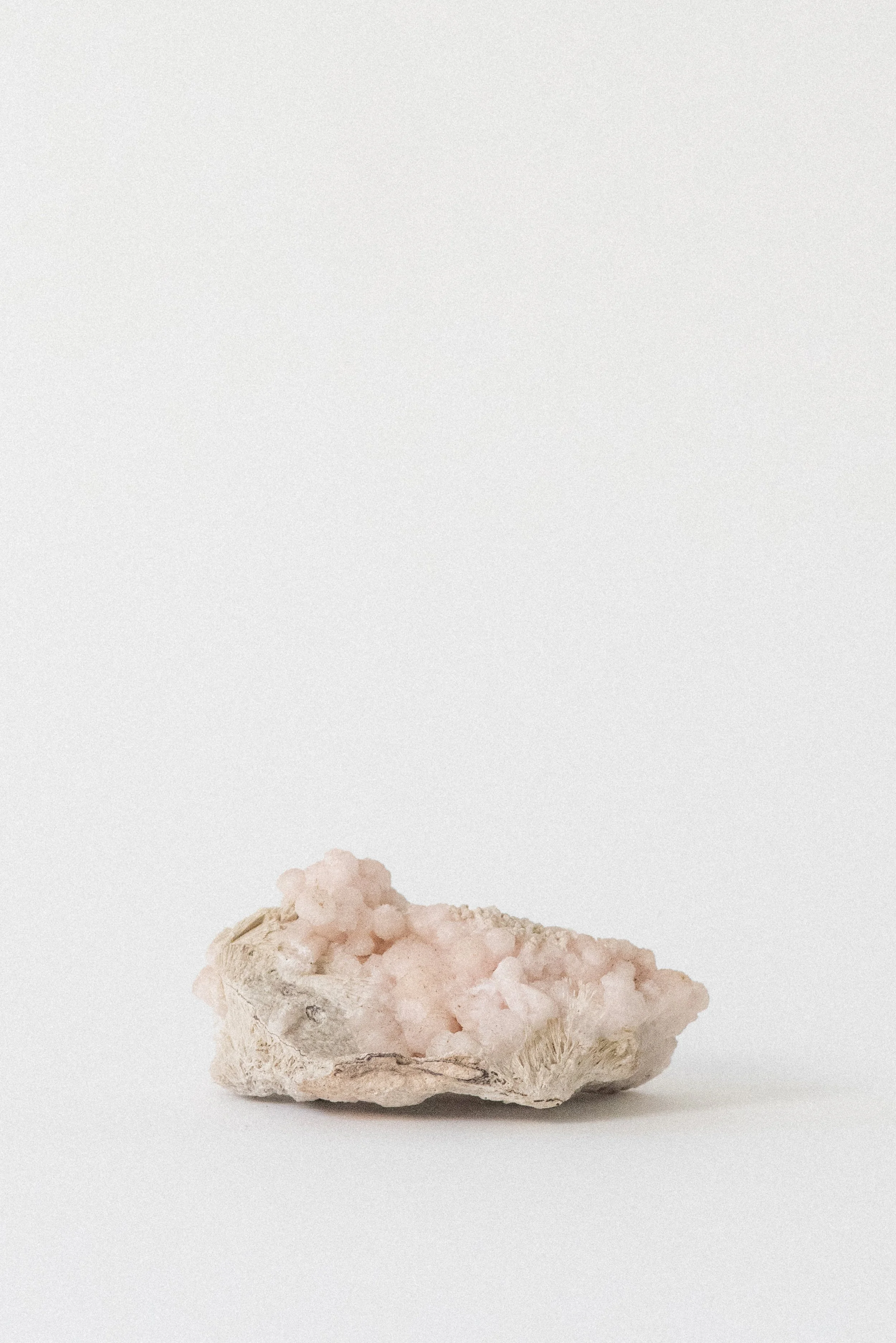 Crystal-Voyager-Mangano-Calcite-with-Kutnohorite-Spray-South-Africa-5.jpg