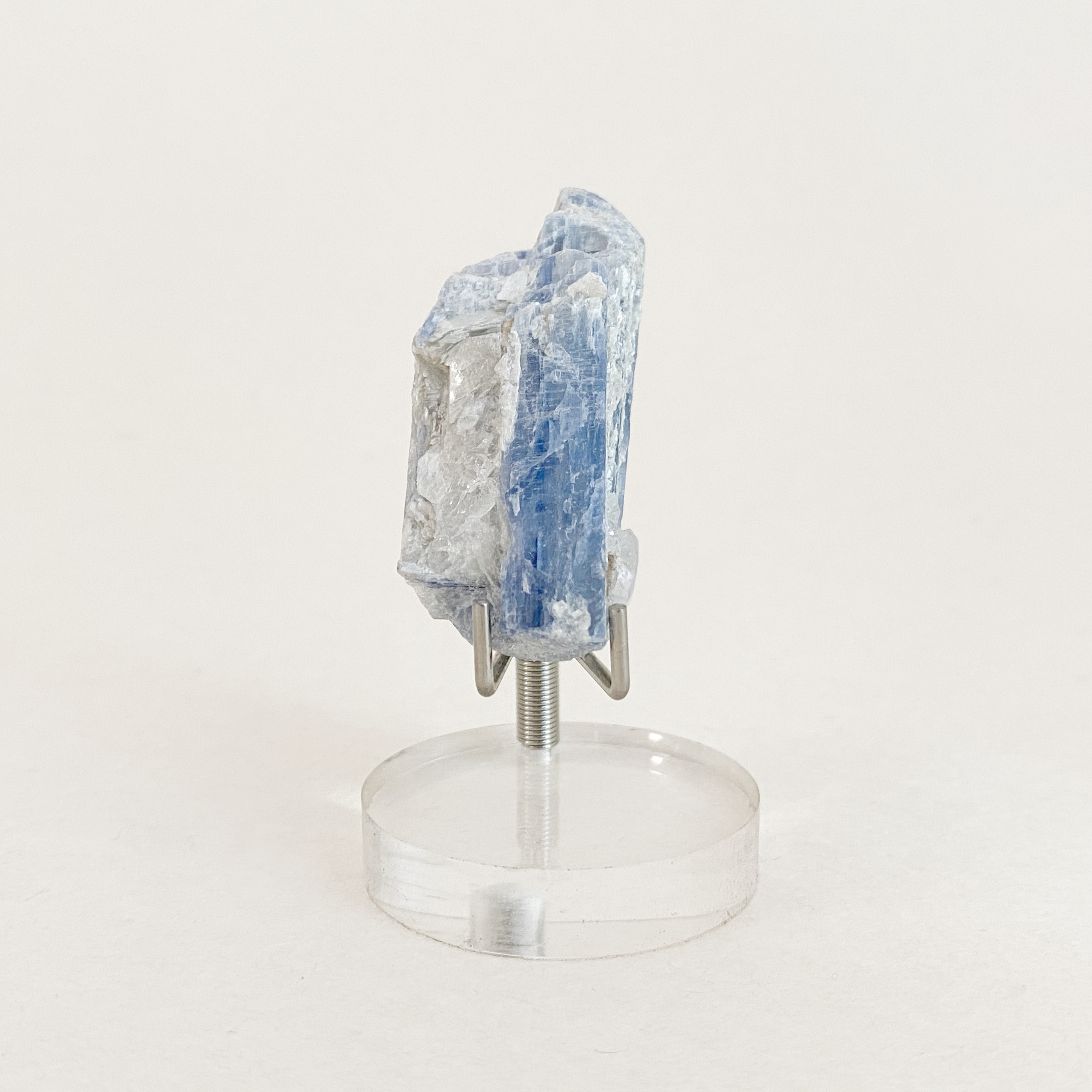 Crystal_Voyager_Vintage_Kyanite_Specimen_1