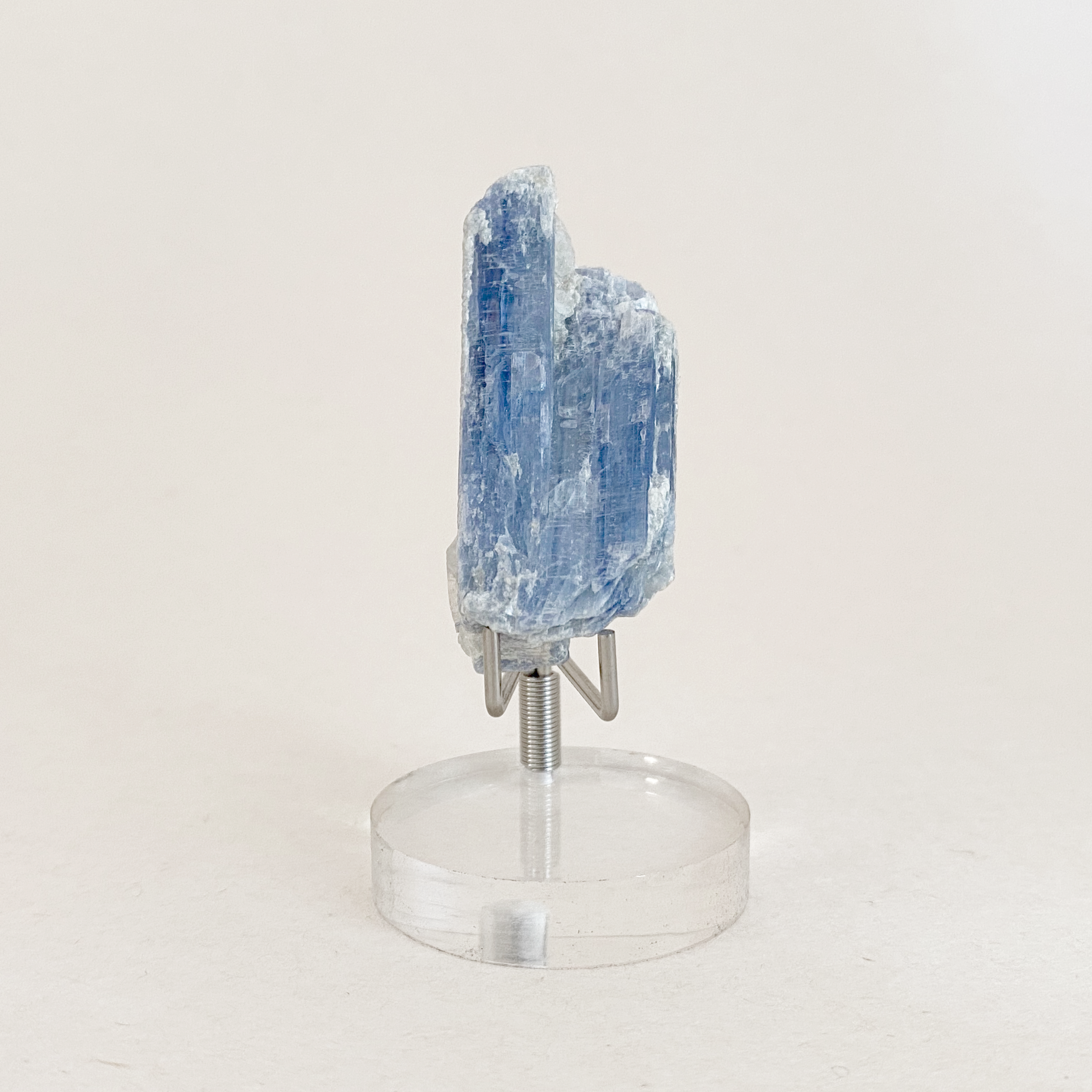 Crystal_Voyager_Vintage_Kyanite_Specimen_3