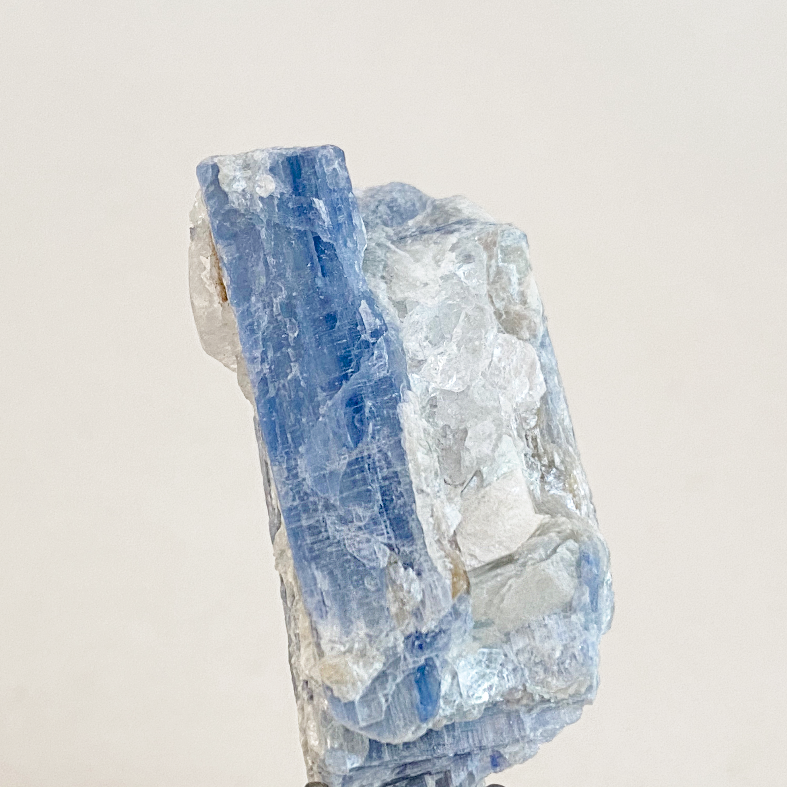 Crystal_Voyager_Vintage_Kyanite_Specimen_4