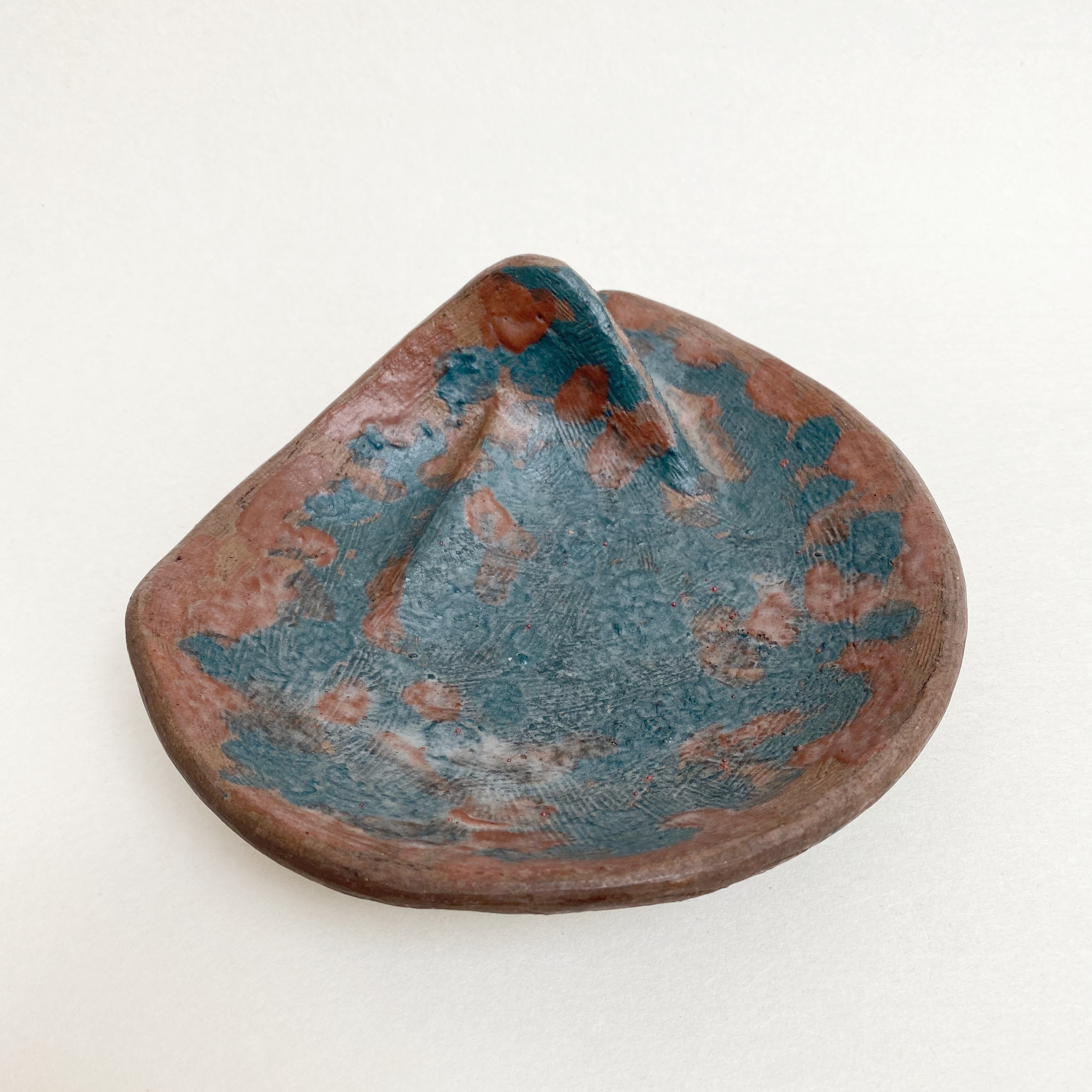 VS-CER-16_Studio_Pottery_Bowl (brown)_3.png