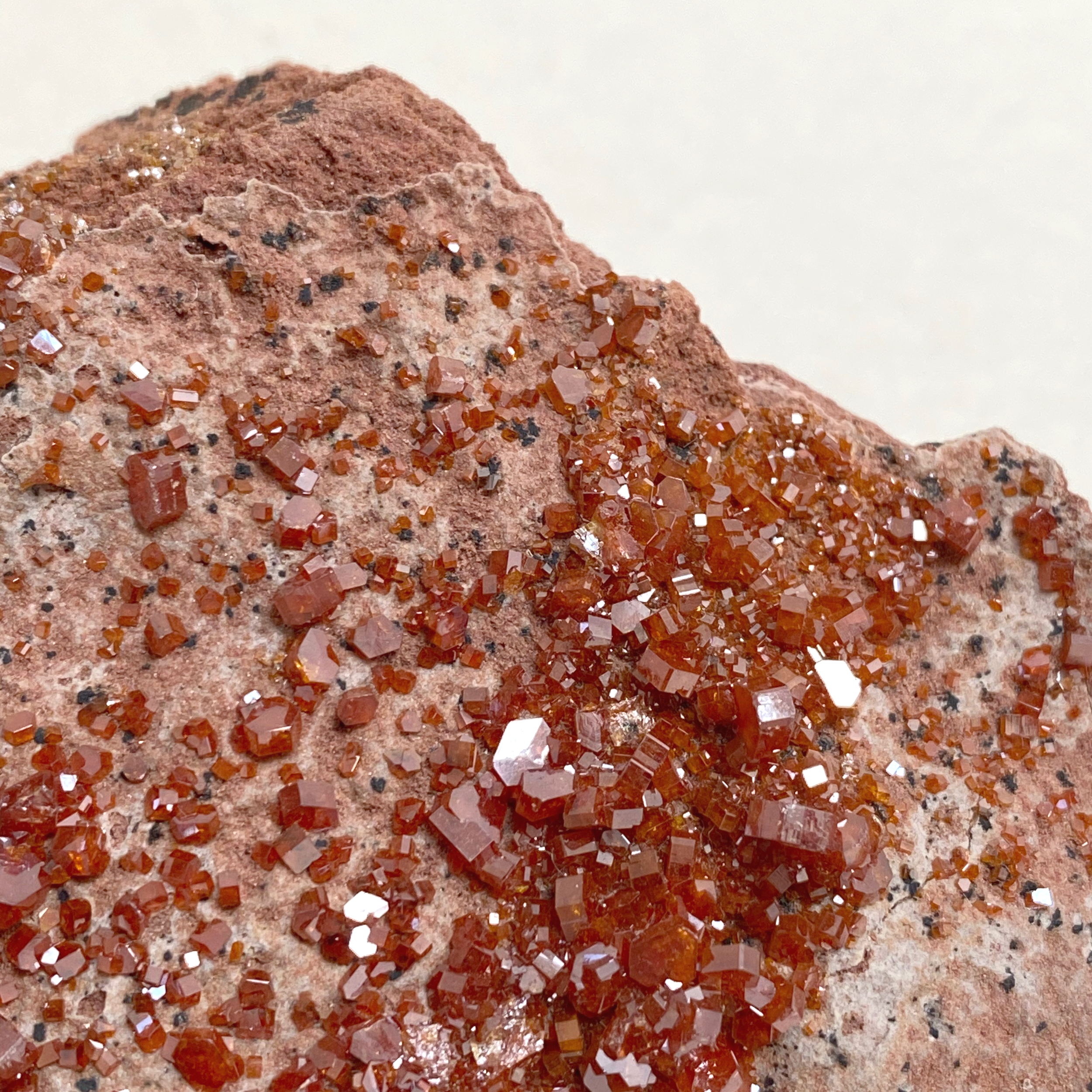 87-356_Vanadinite_2.png