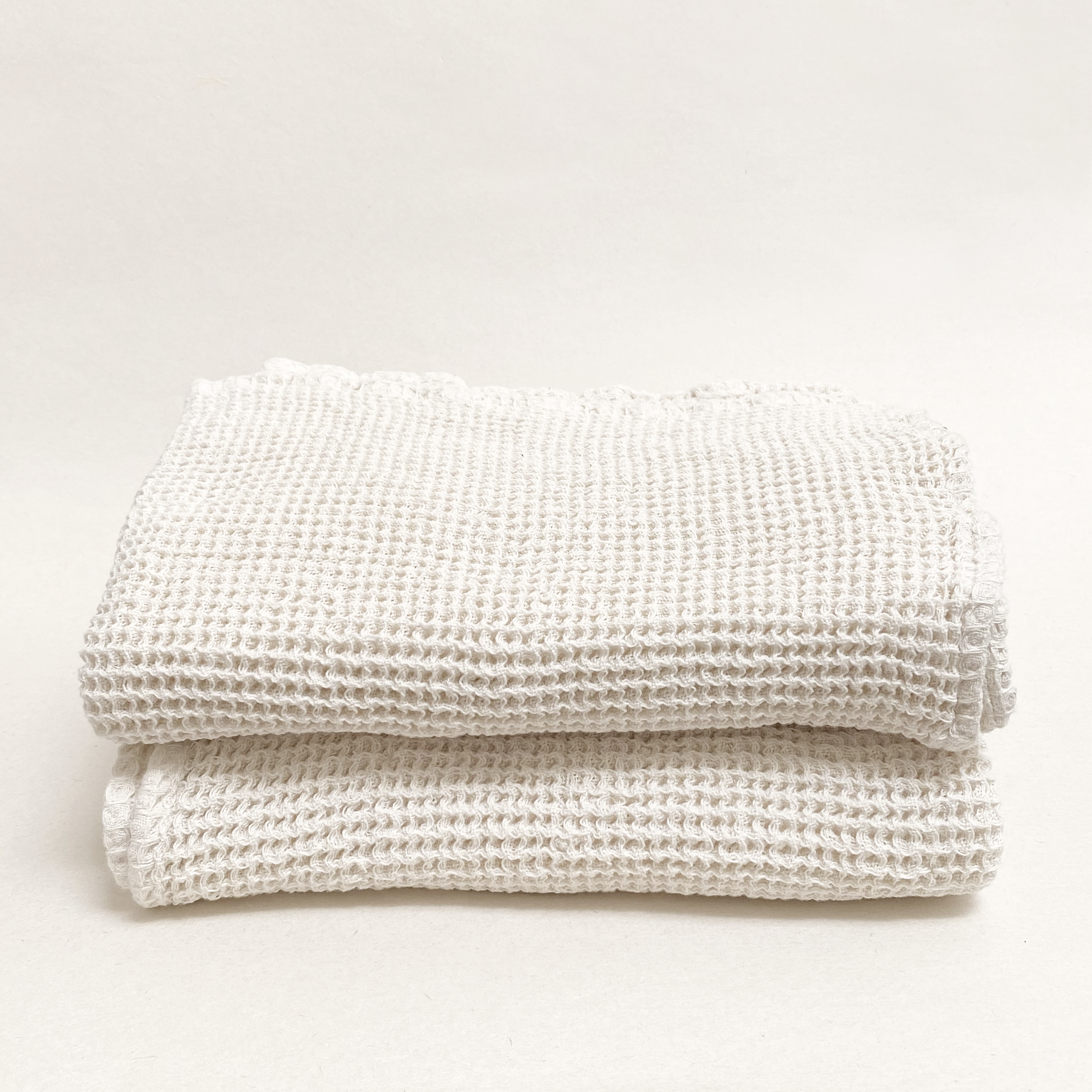 VS-TEX-07_AO_Waffle_Towel_L_2.png