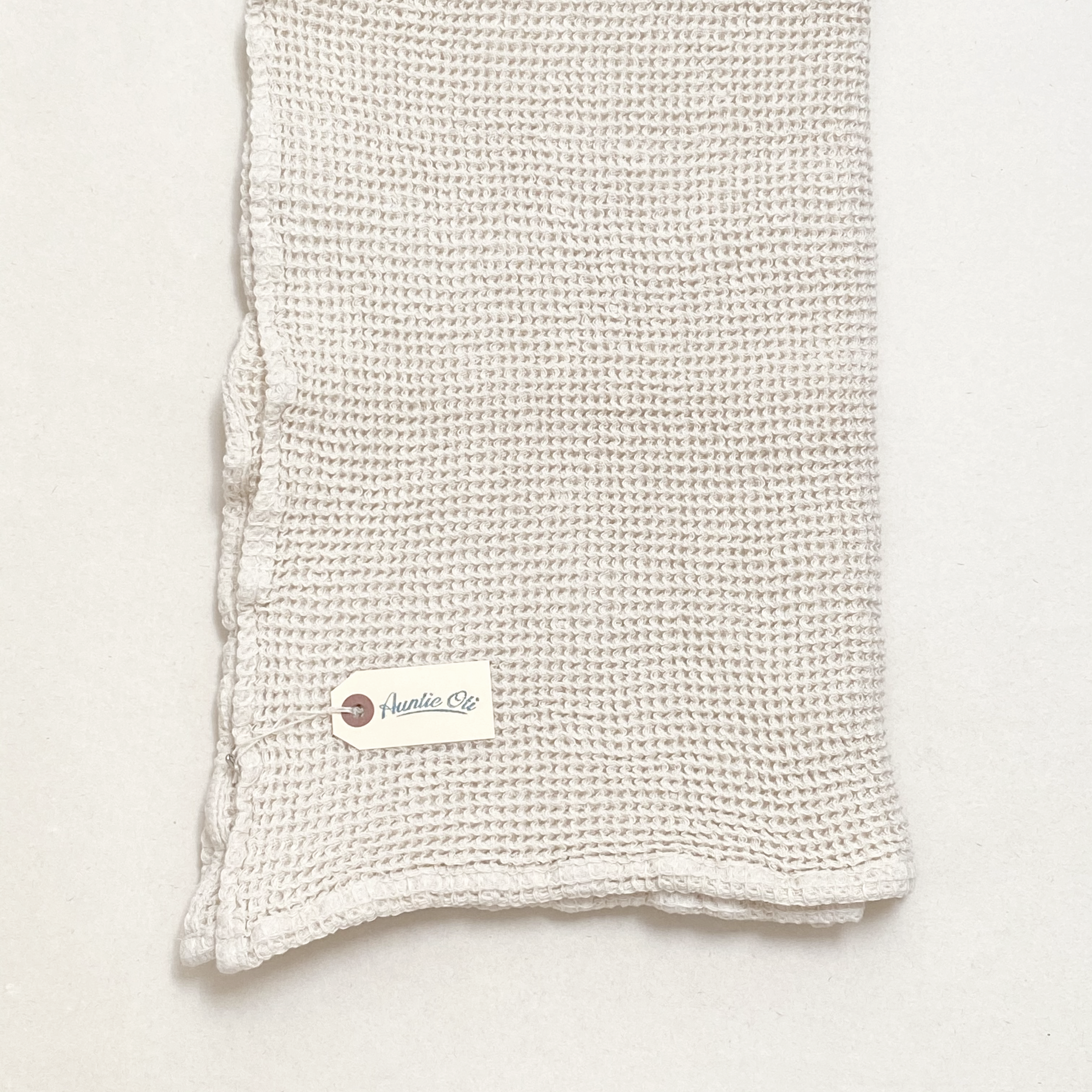 VS-TEX-07_AO_Waffle_Towel_L_3.png
