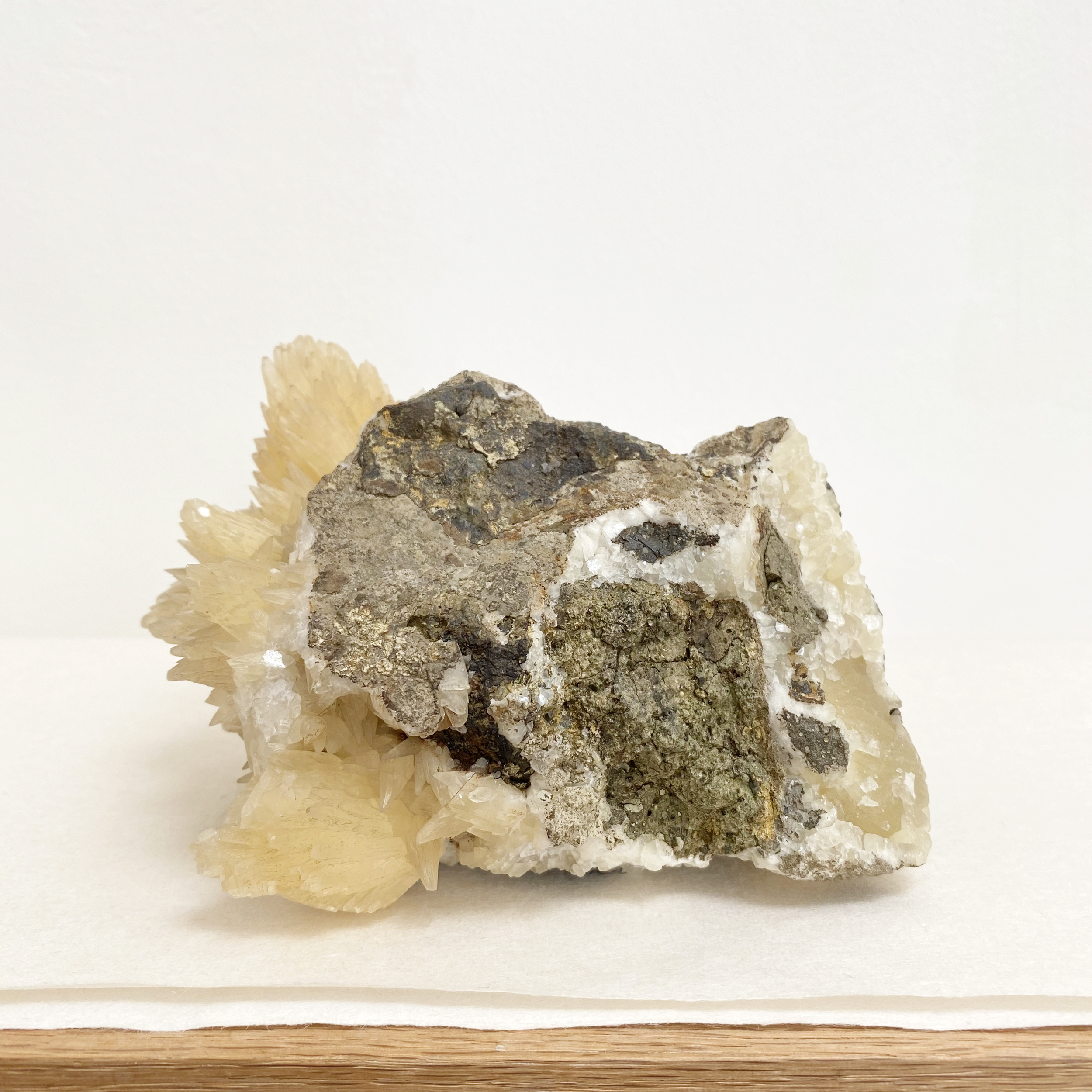 200-483_Pineapple_Quartz_3.png