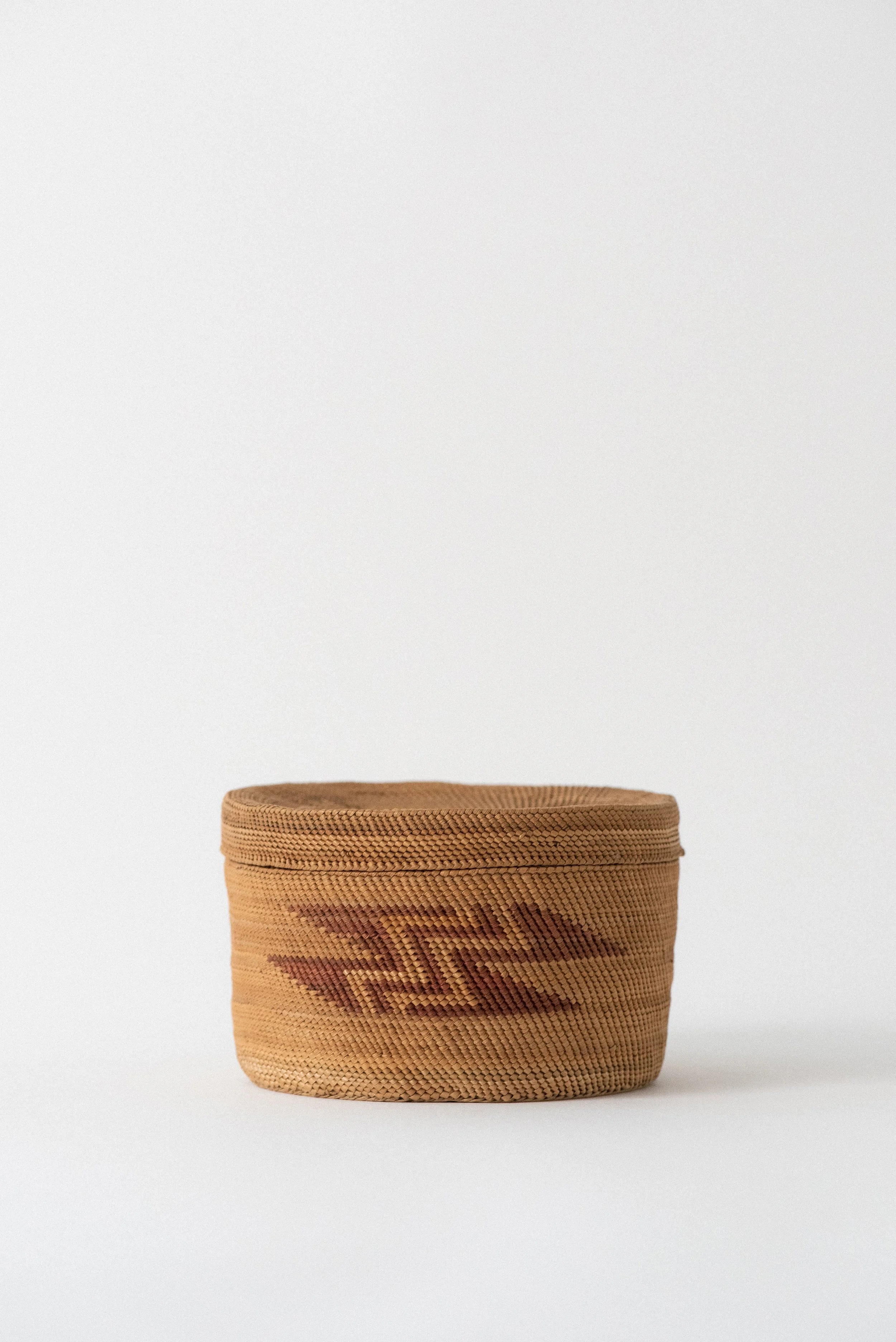 ANTIQUE NOOTKA LIDDED BASKET