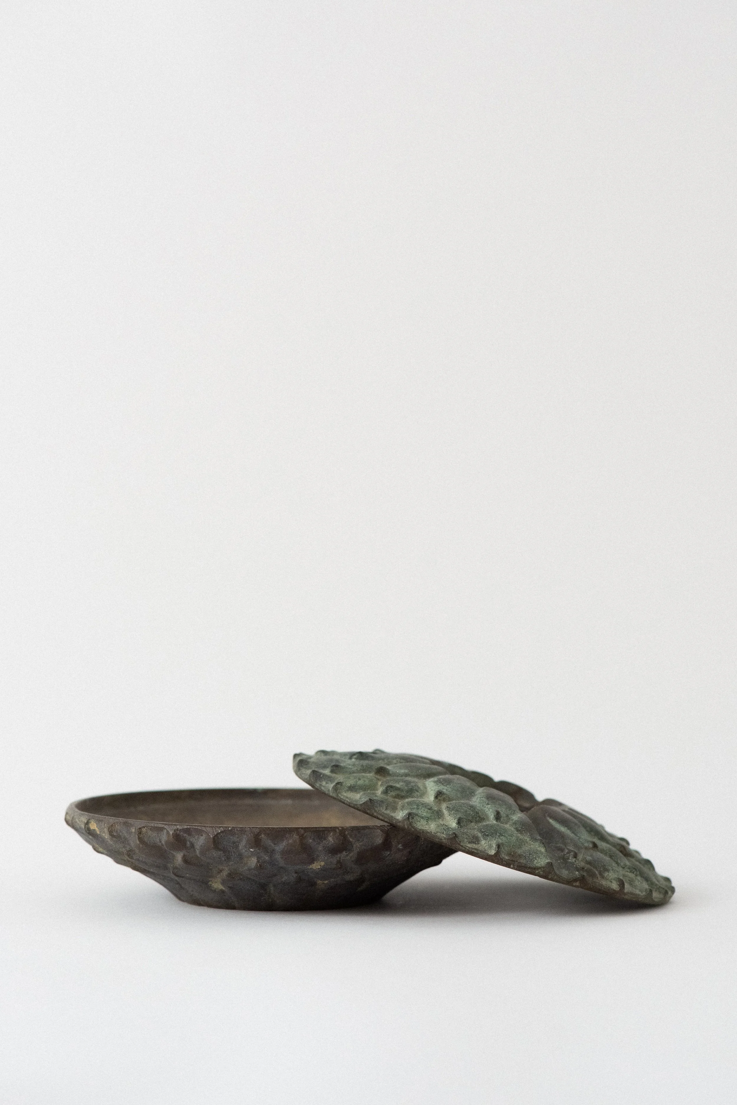 VS-OB-116-Crystal_Voyager_art_deco_cas_brass_lotus__verdigris_ashtray_dish_for_sale_2.jpg