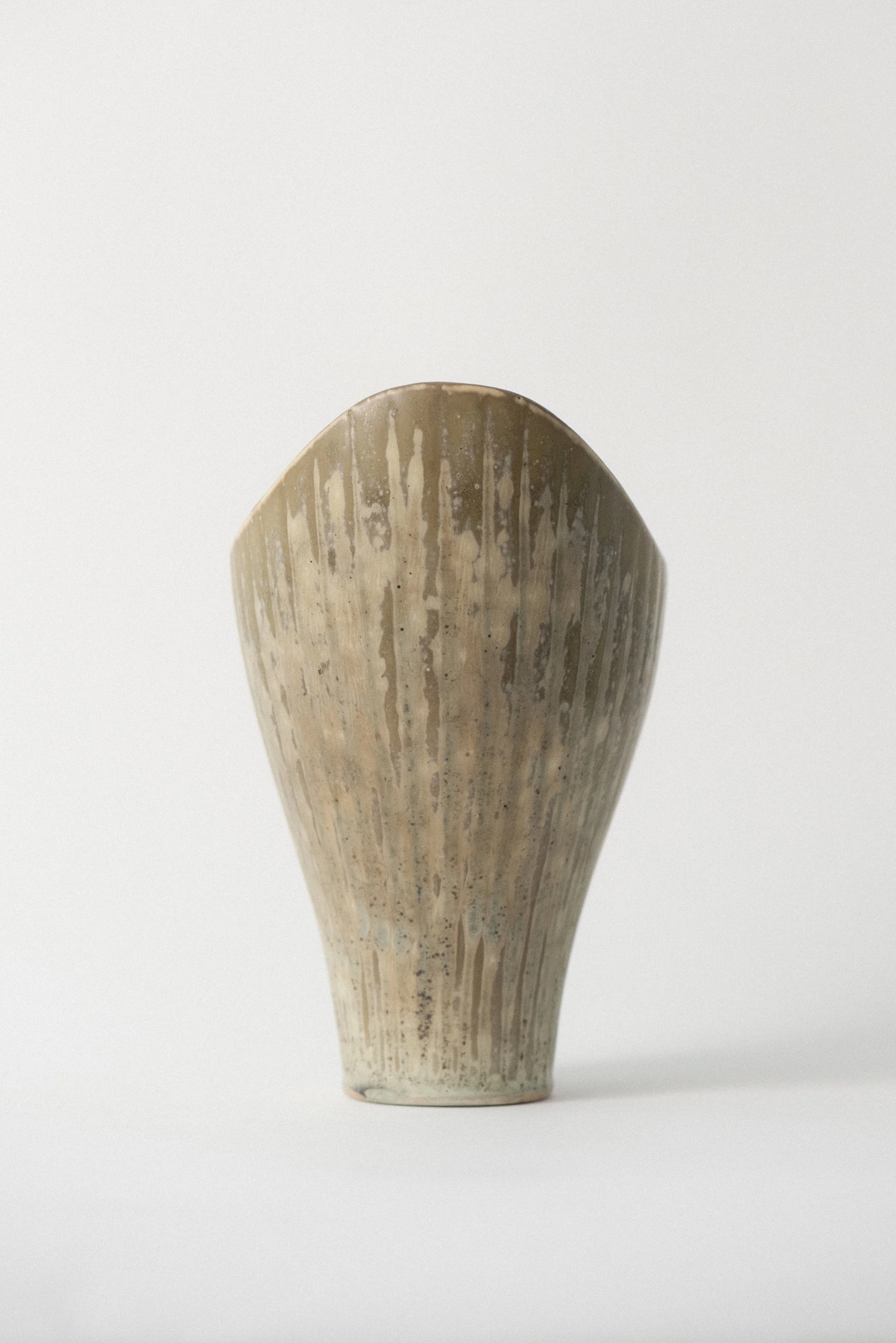 VS-CER-56_Crystal_Voyager_store_Carl_Harry_Stalhane_Rorstrand_Studio_Vase_3.jpg