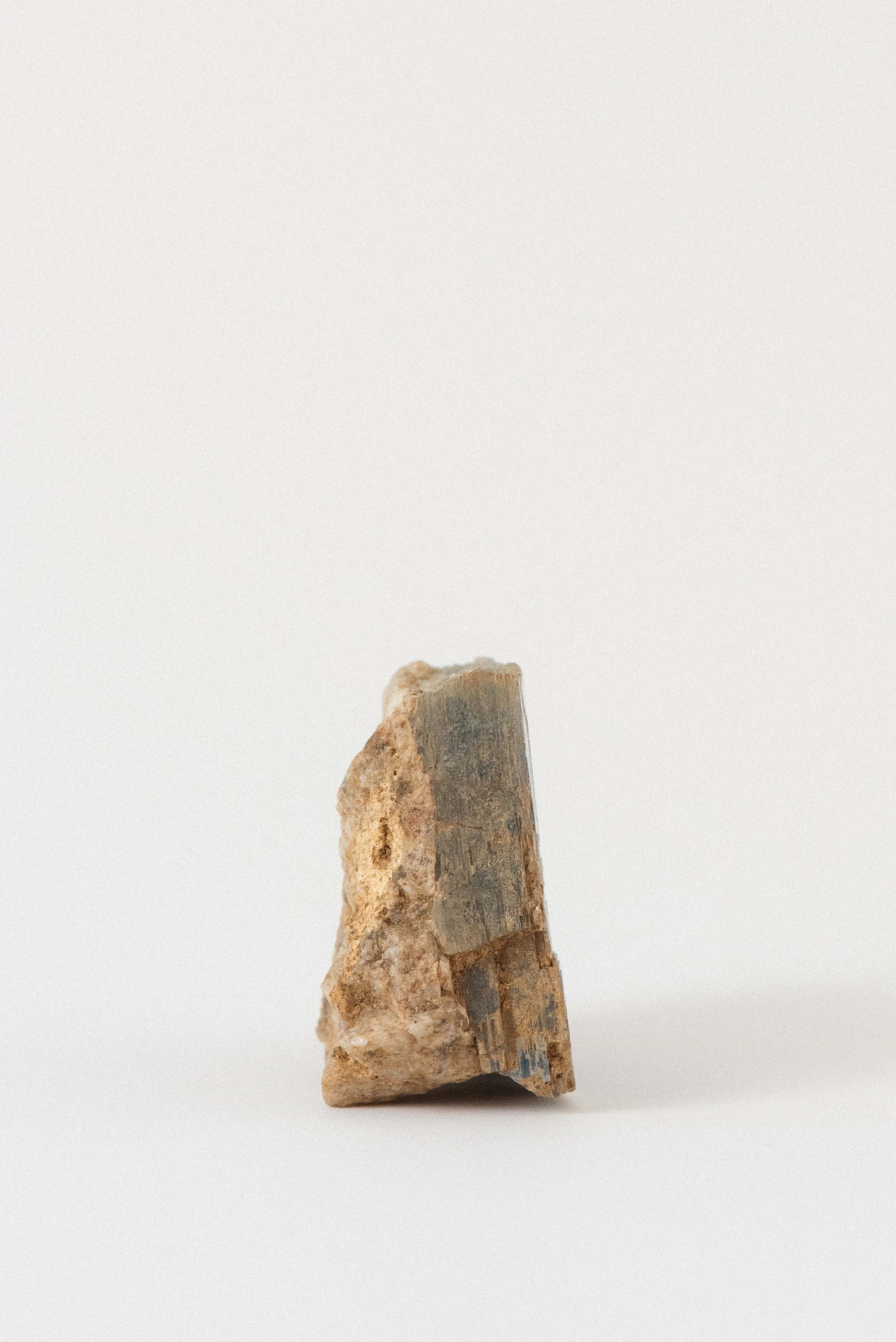 766-1-Crystal_Voyager_Shop_Los_Angeles_Vintage_Blue_Kyanite_specimen_from_Buncombe_County_North-Carolina_for_sale_2.jpg