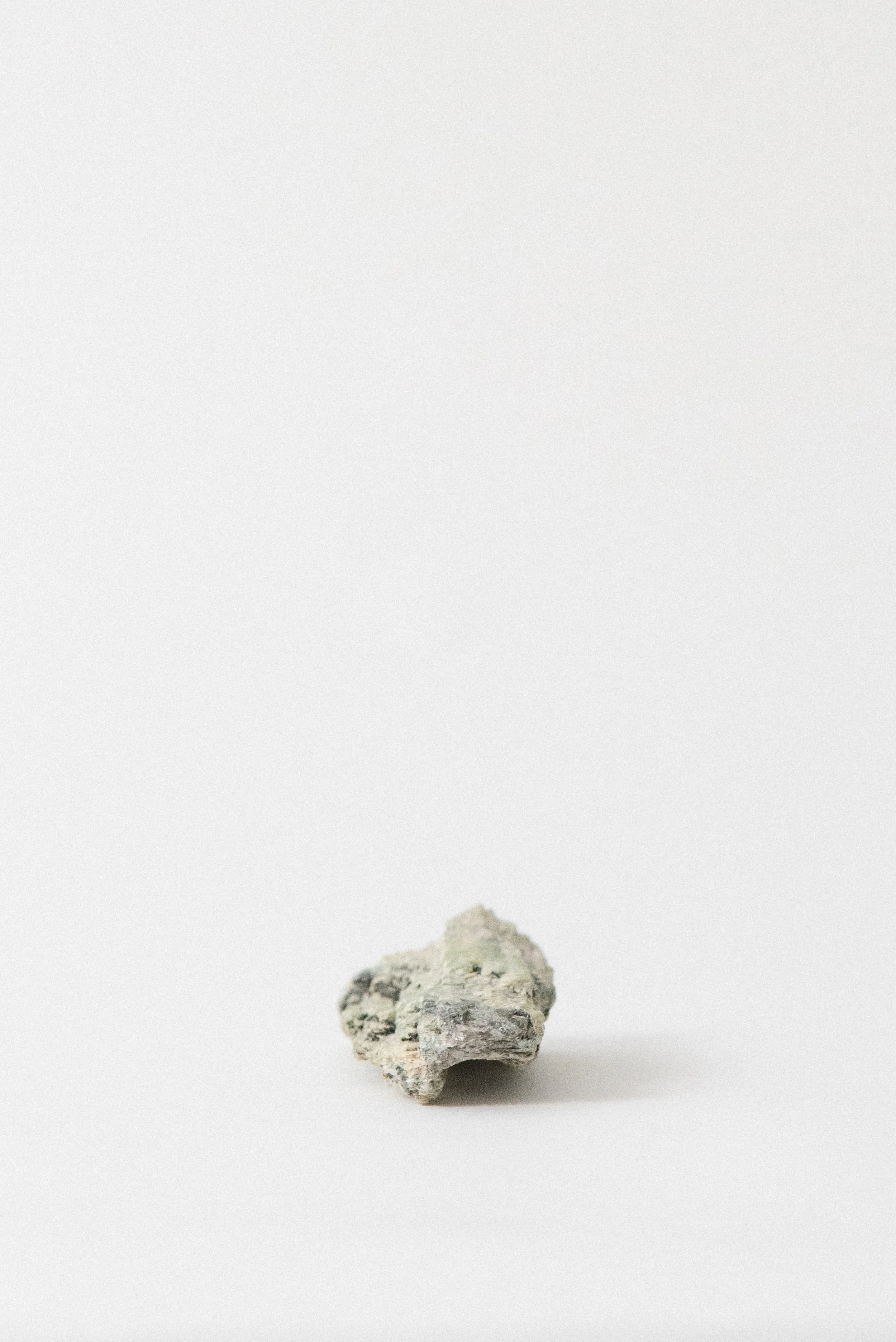 0398-Crystal_Voyager_Shop_Los_Angeles_green_kyanite_for_sale_6.jpg