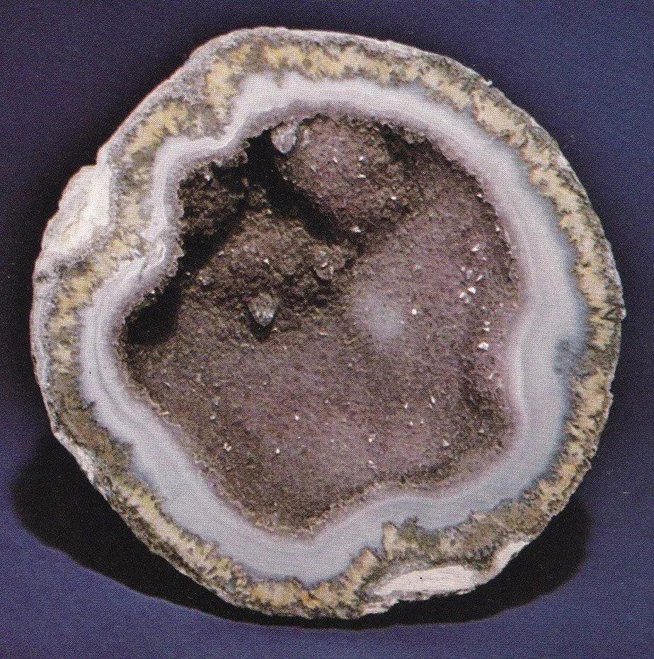 Quartz Geode, Mexico, c. 1977.

#quartz #geode #vintagebookscans #crystals #geology
