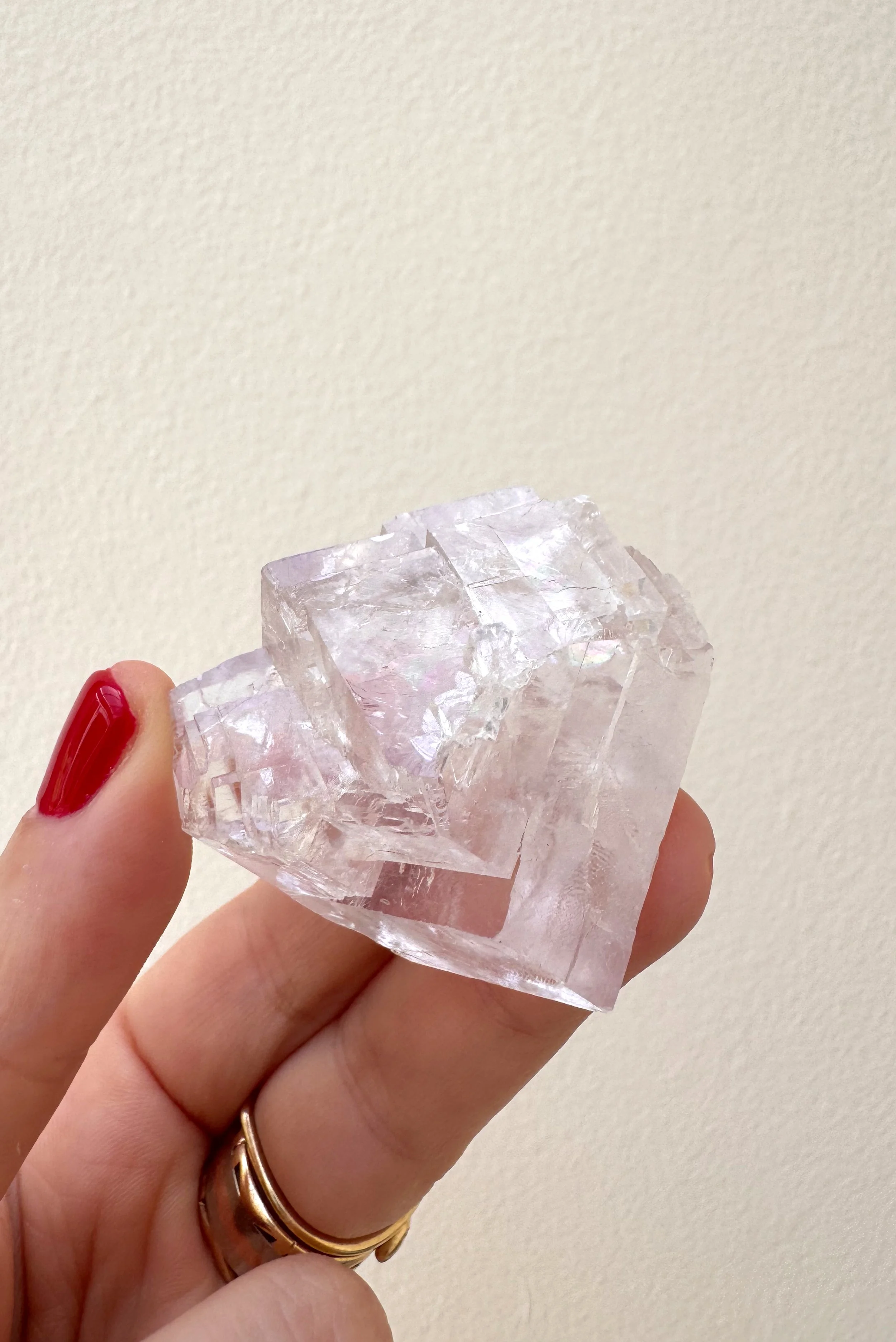crystal-voyager-lavender-balmat-calcite-rhomboid-new-york-2d.jpg