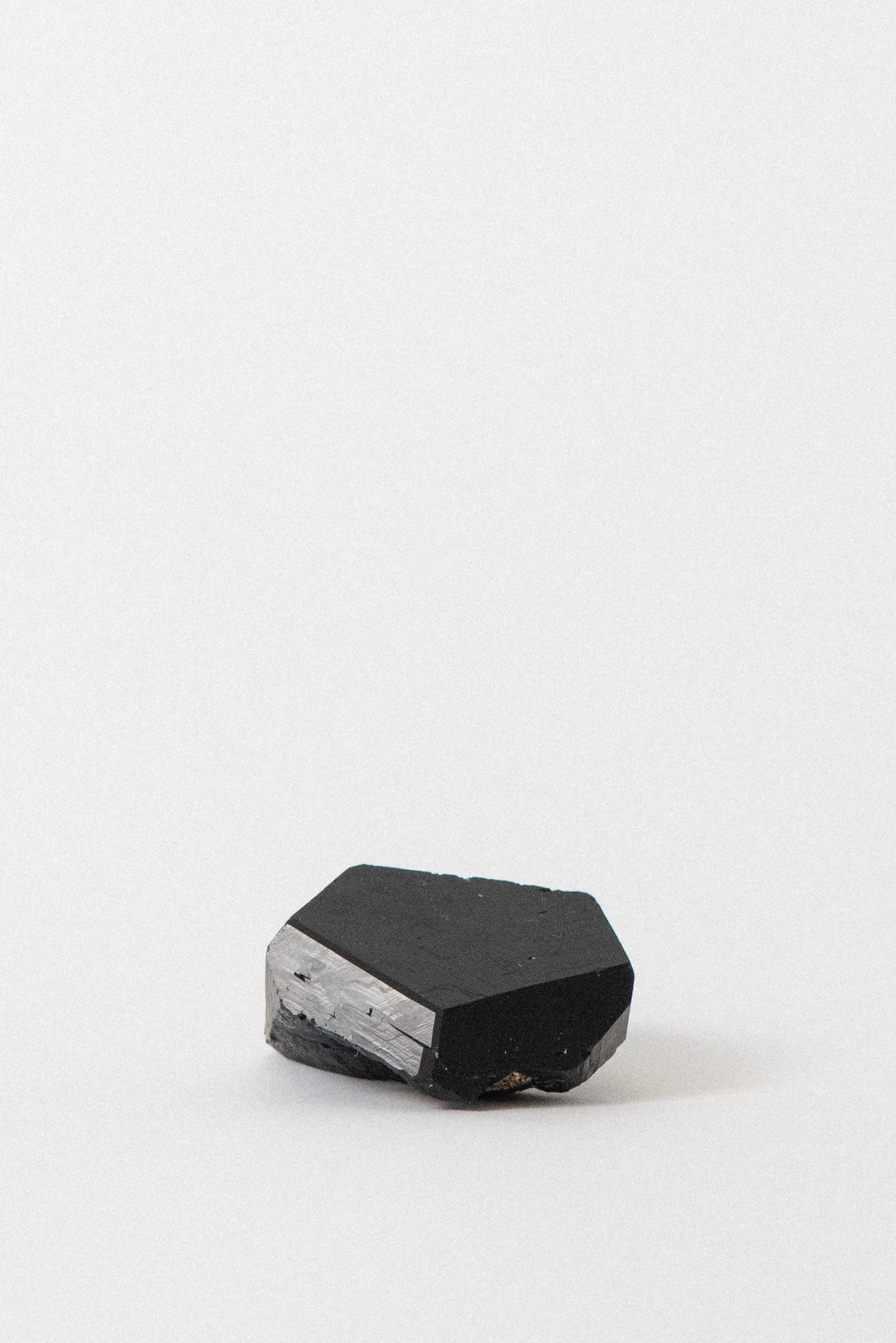 crystal-voyager-large-black-mercedes-tourmaline-erongo-mountain-namibia-africa-01.jpg