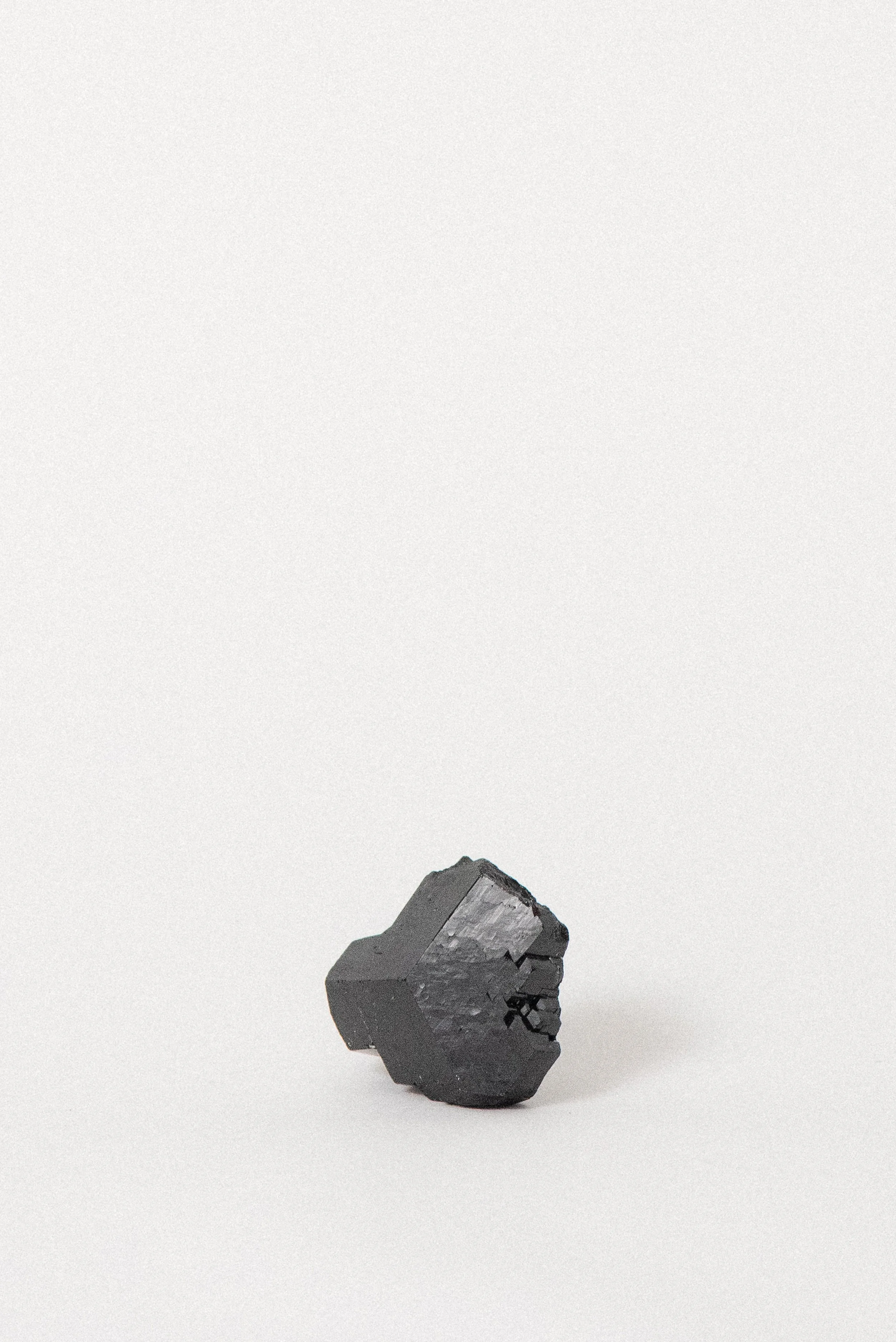medium-black-mercedes-tourmaline-erongo-mountain-namibia-africa-05.jpg
