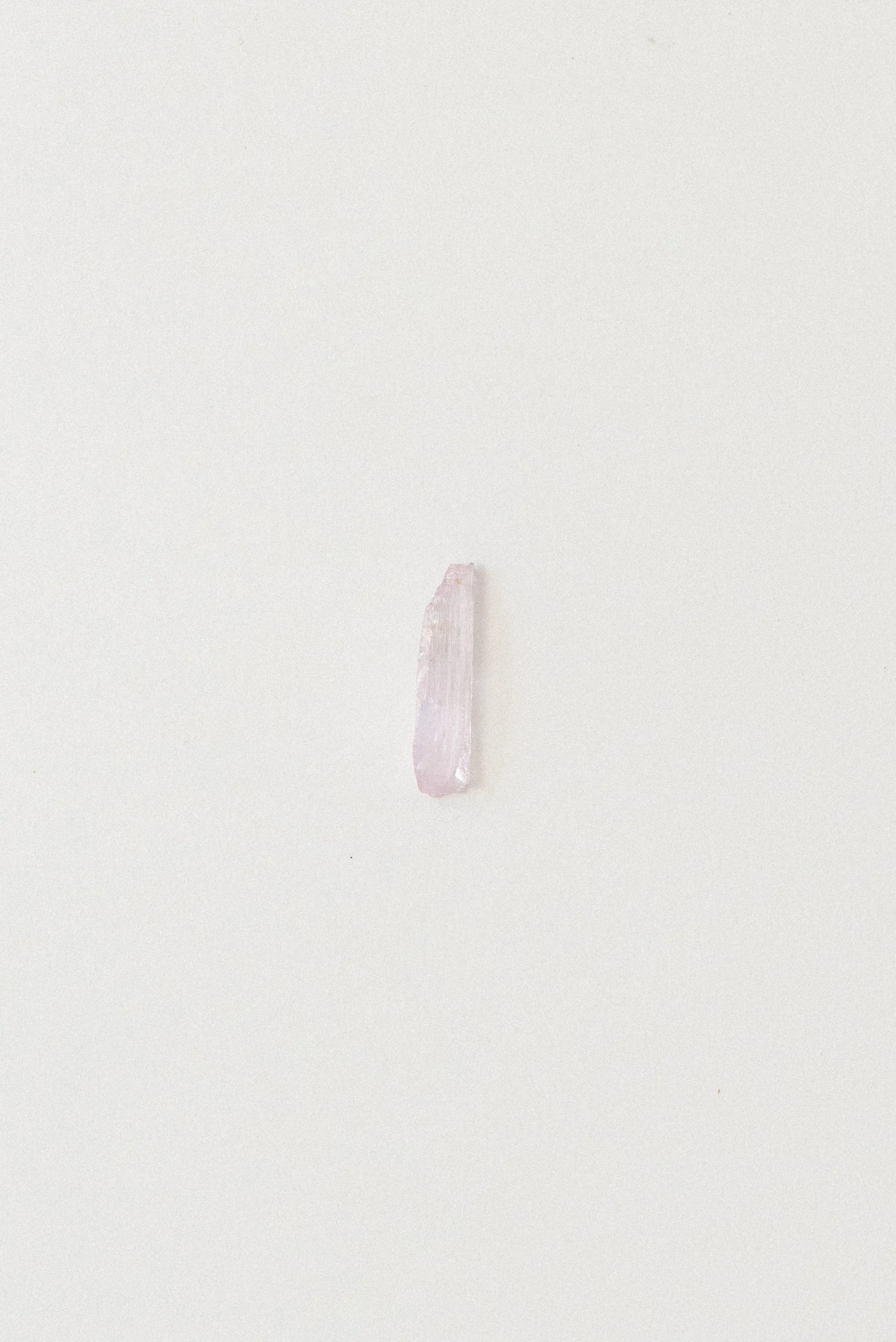 crystal-voyager-kunzite-urucum-mine-brazil-04.jpg