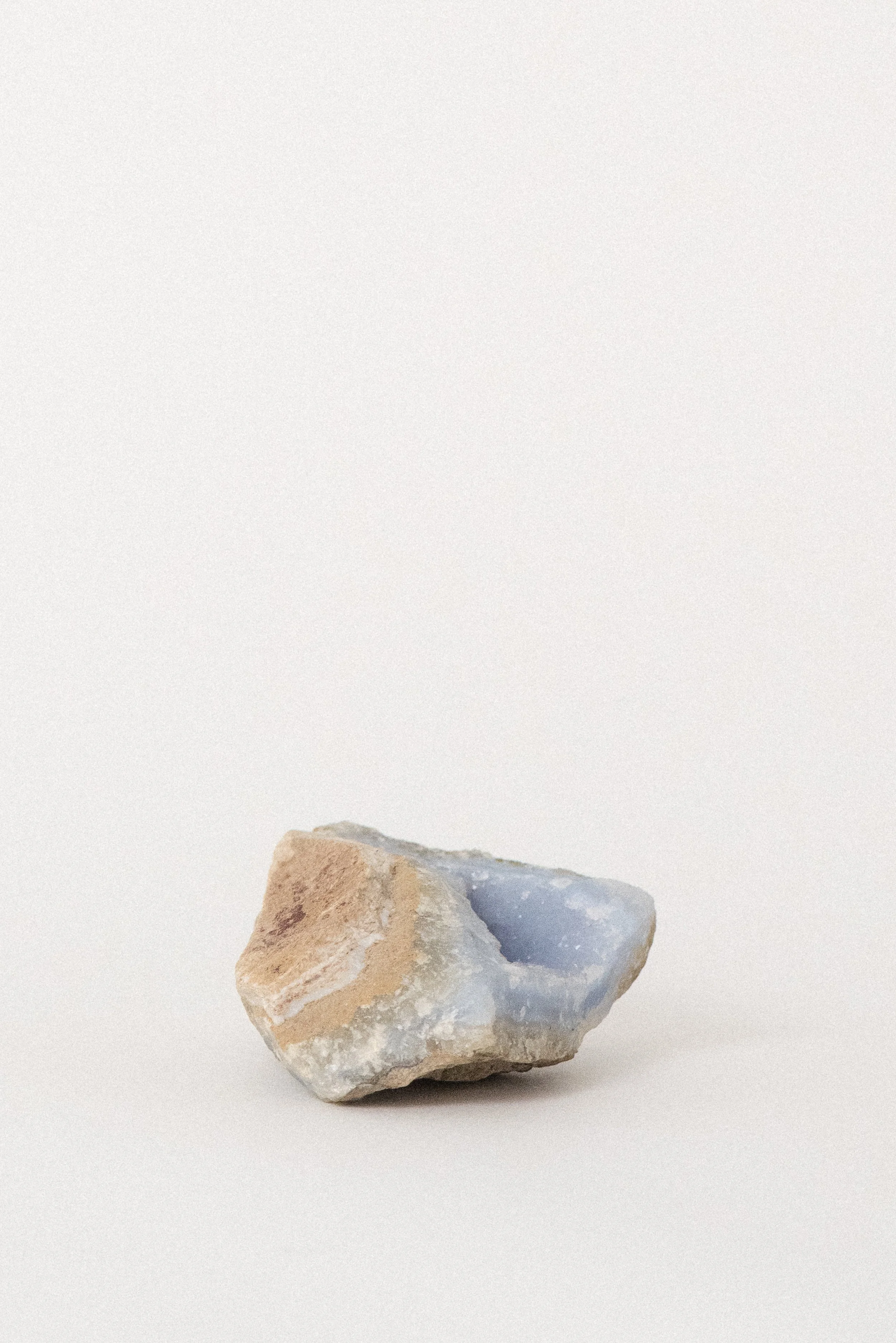 crystal-voyager-blue-lace-agate-malawi-africa-4.jpg