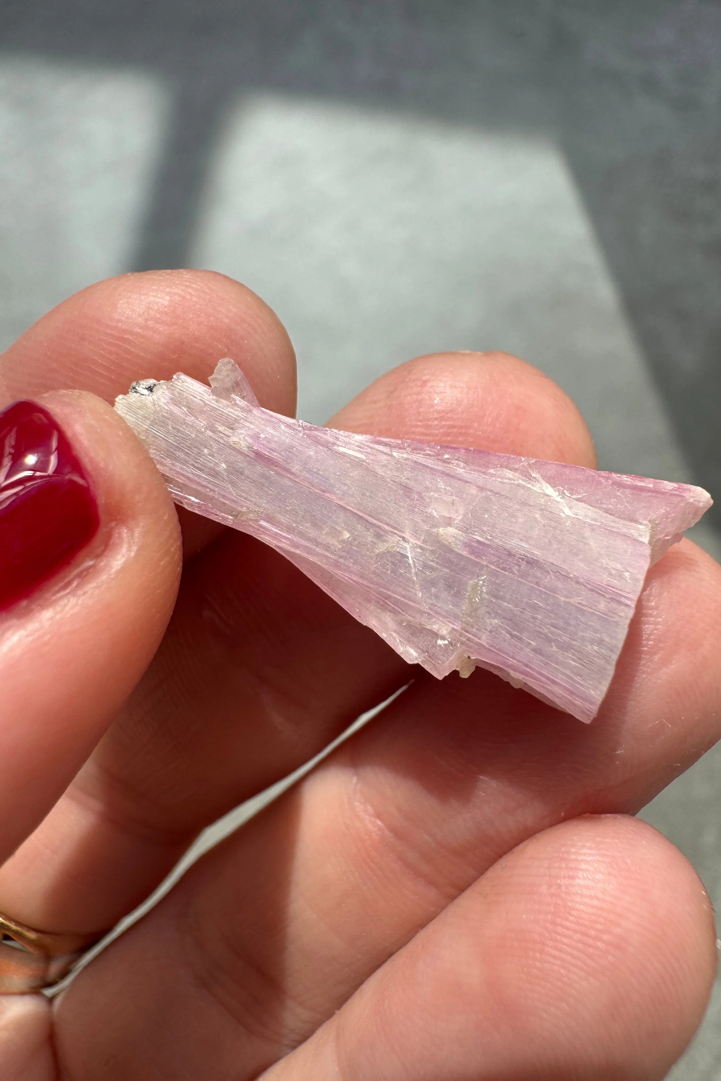 Crystal-Voyager-Pink-Tanzanite-Tanzania-4.jpg