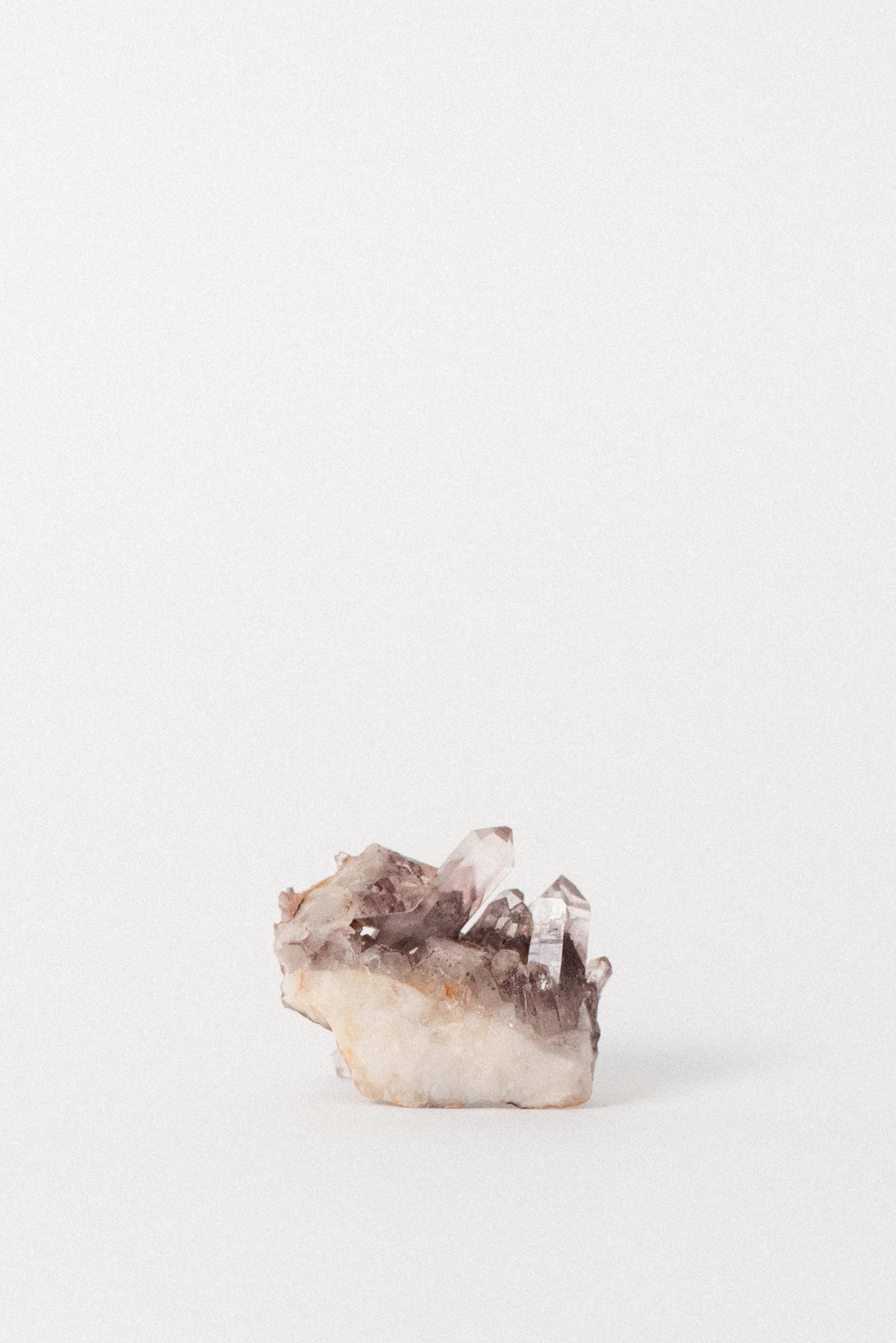 Backside matrix and point formations of Sunset Quartz