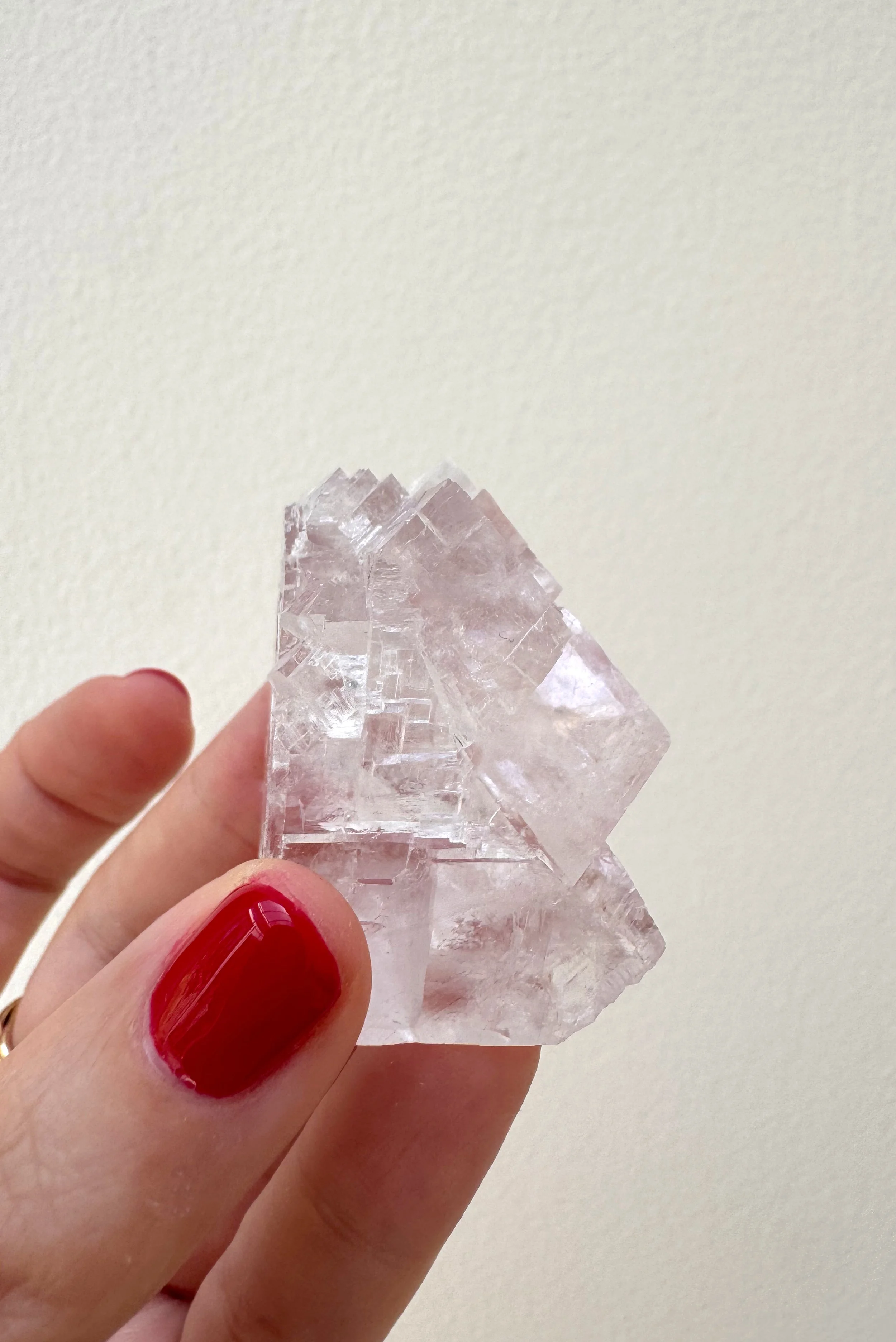 crystal-voyager-lavender-balmat-calcite-rhomboid-new-york-2e.jpg