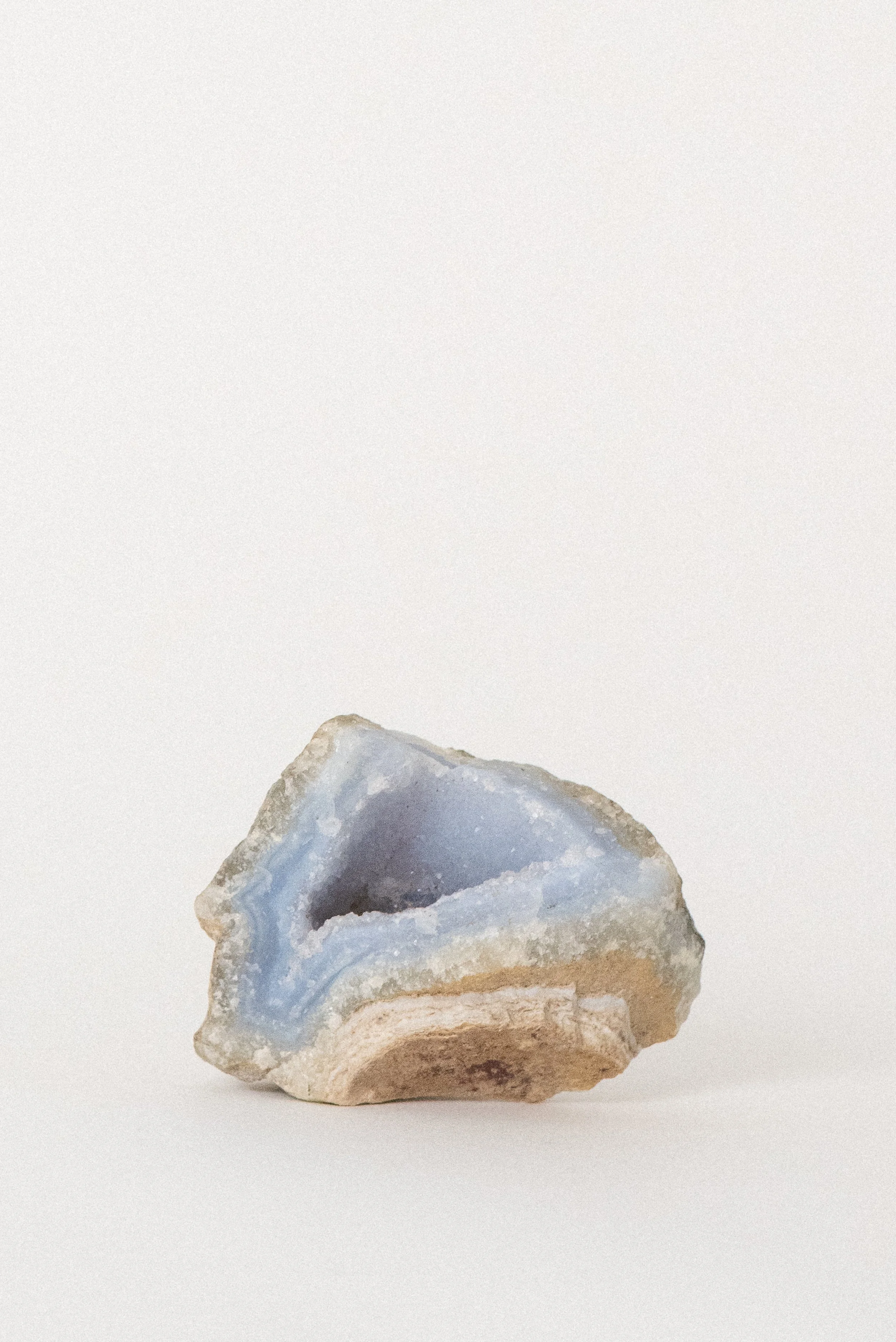 crystal-voyager-blue-lace-agate-malawi-africa-2.jpg