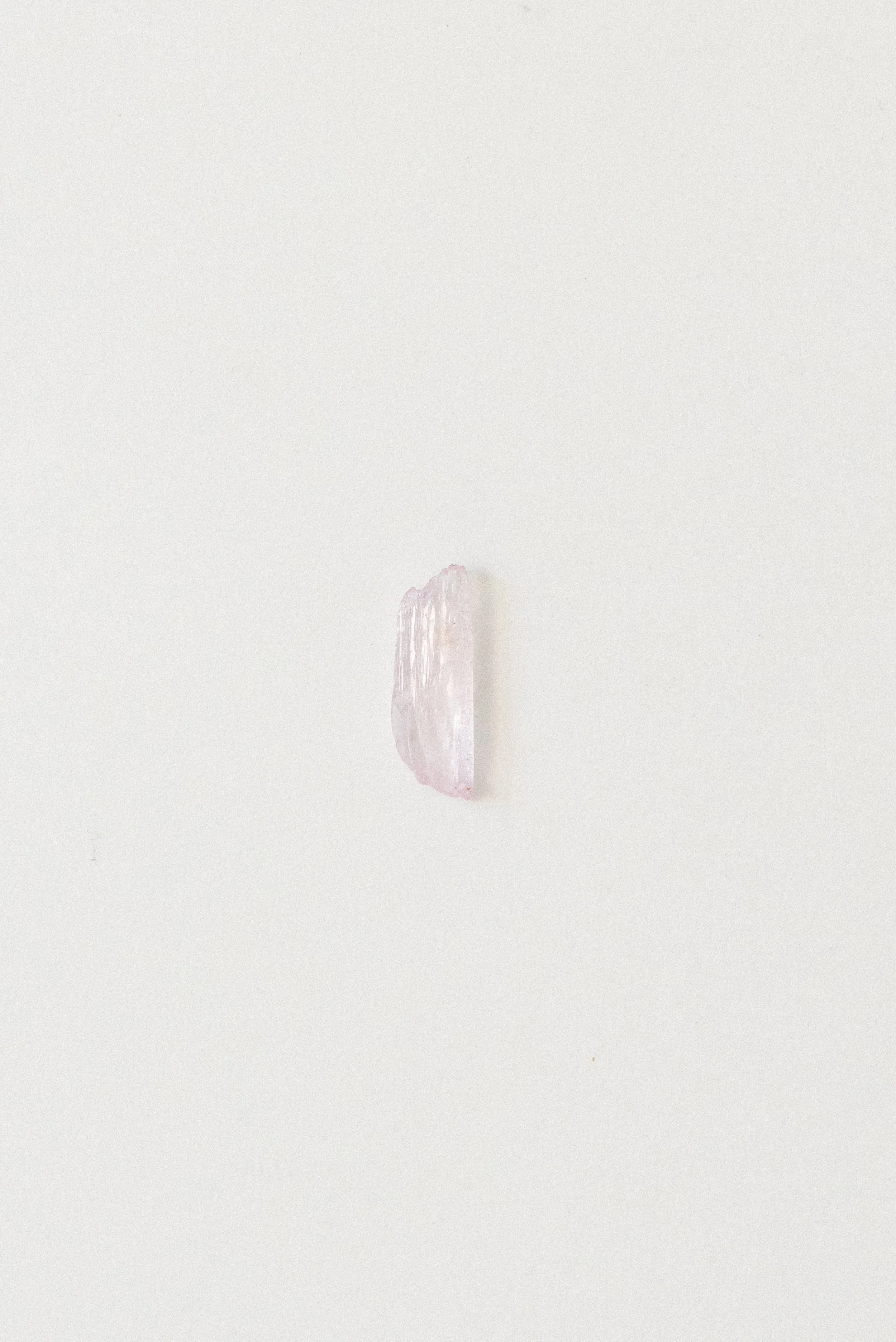 crystal-voyager-kunzite-urucum-mine-brazil-02.jpg