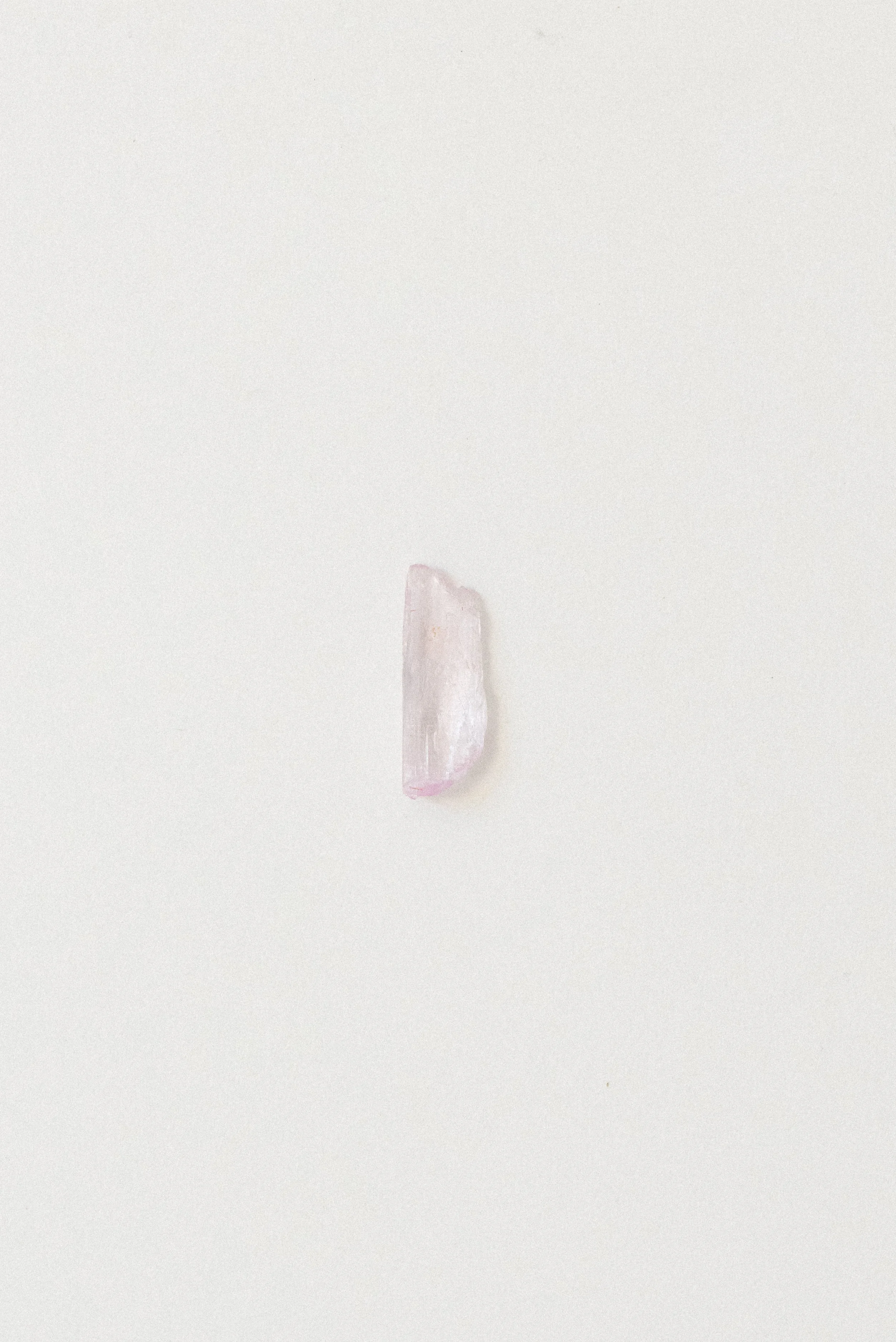 crystal-voyager-kunzite-urucum-mine-brazil-01.jpg