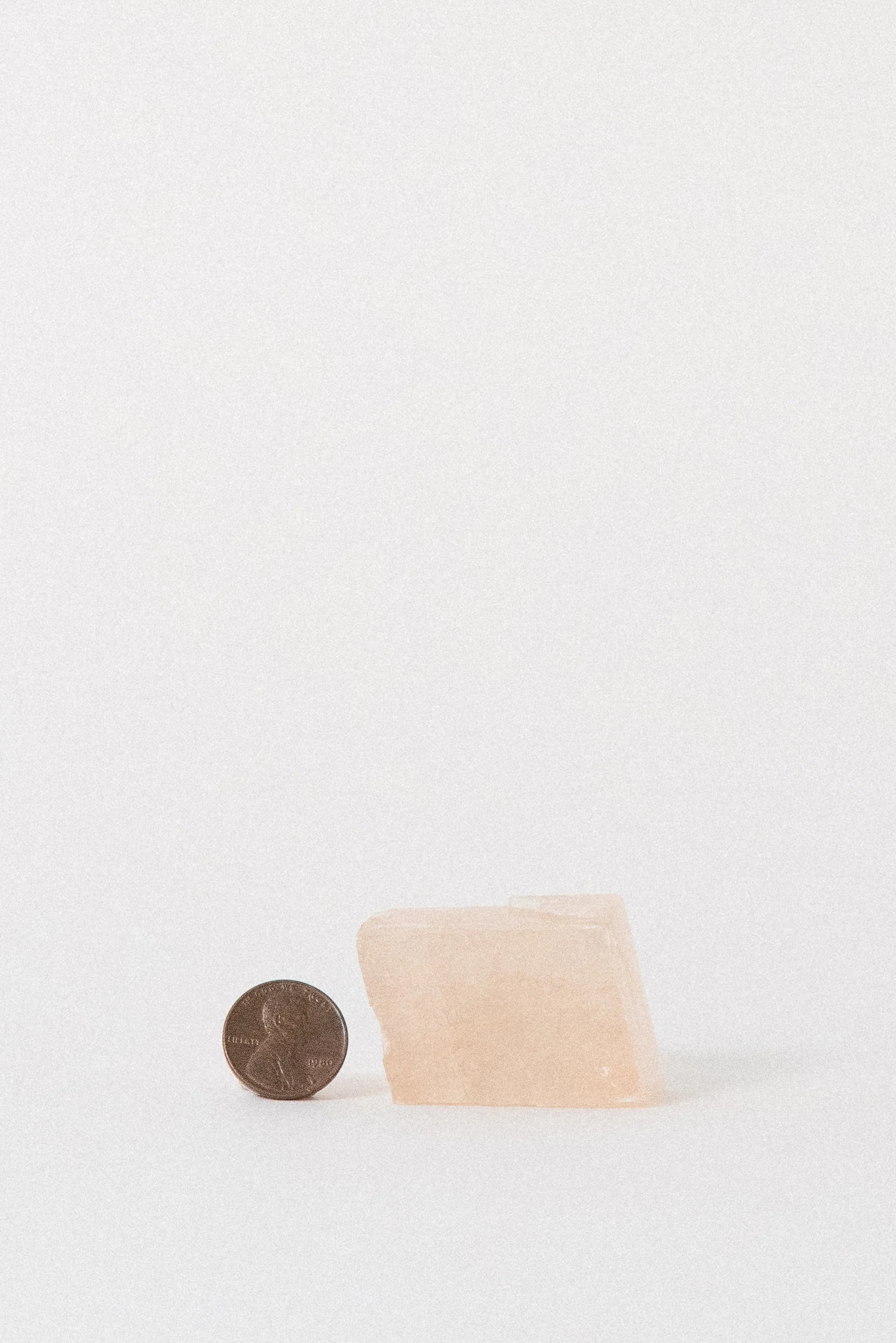 crystal-voyager-peach-optical-calcite-rhomboid-mexicol-3.jpg
