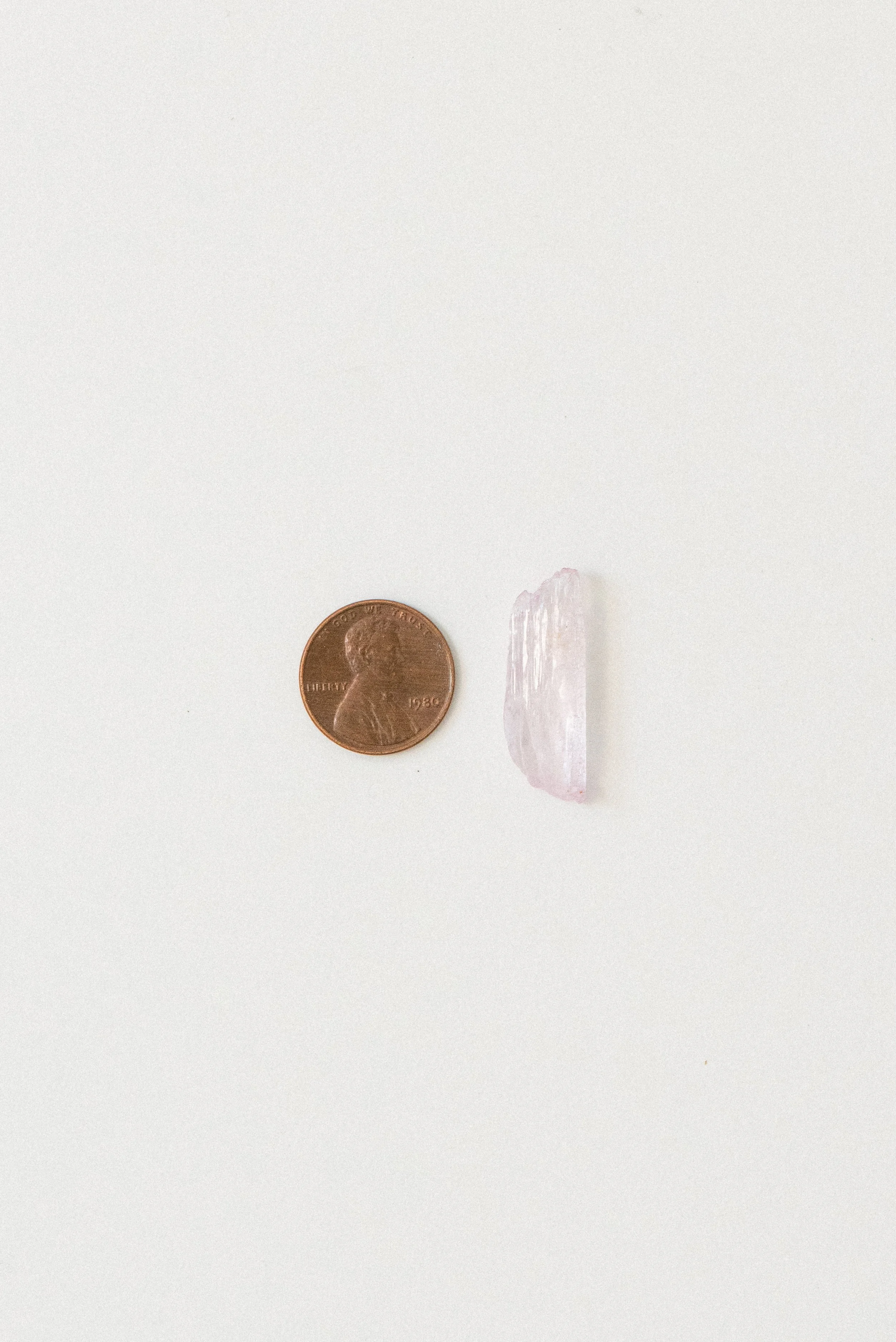crystal-voyager-kunzite-urucum-mine-brazil-03.jpg
