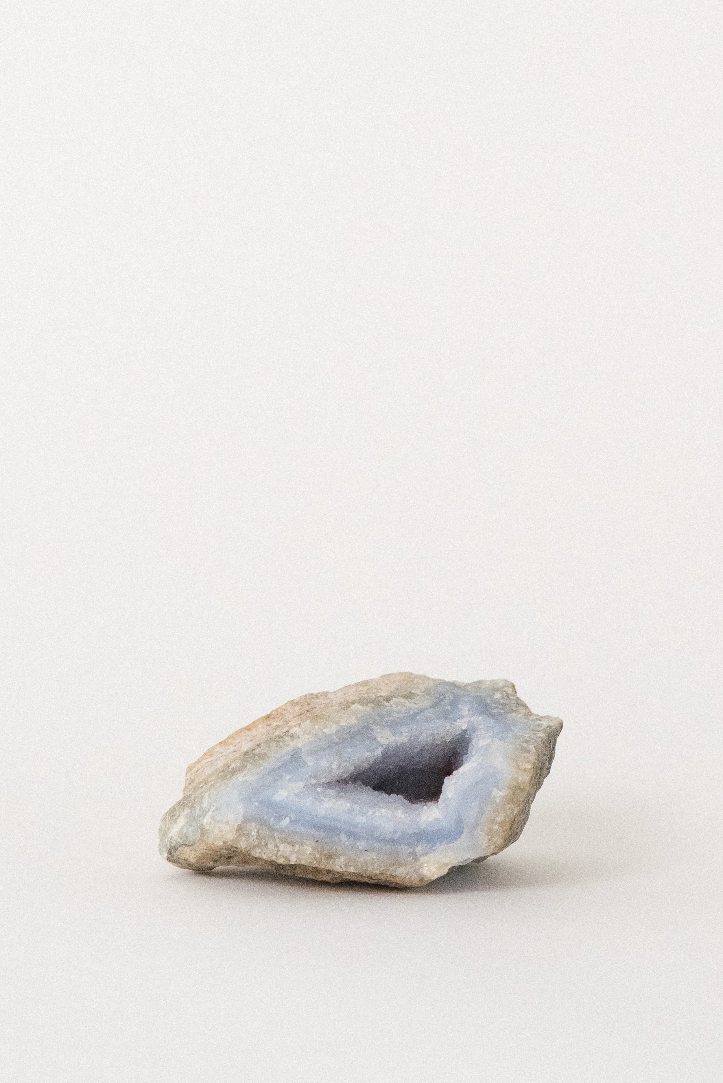 crystal-voyager-blue-lace-agate-malawi-africa-3.jpg