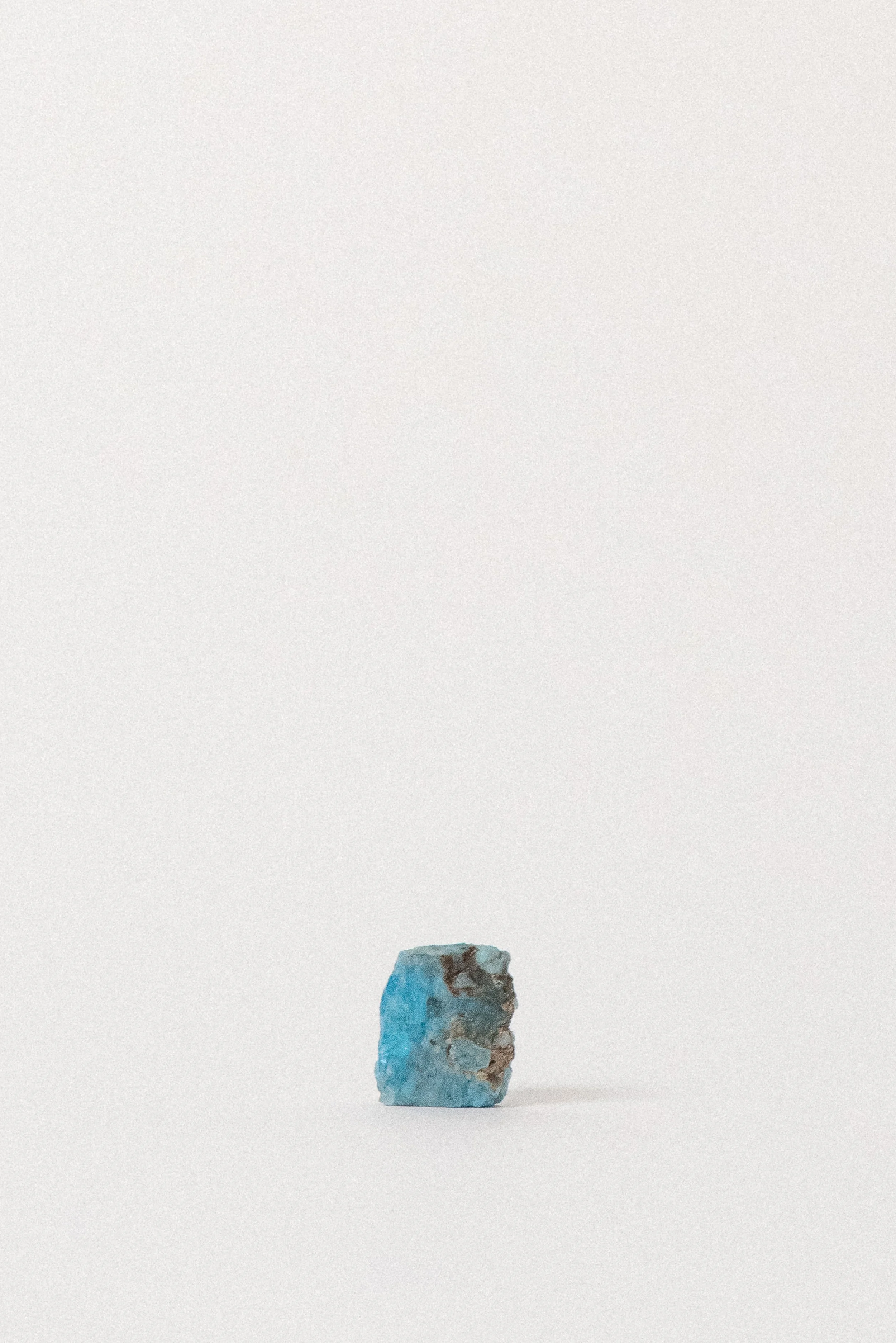 crystal-voyager-blue-apatite-isoanala-madagascar-2d.jpg
