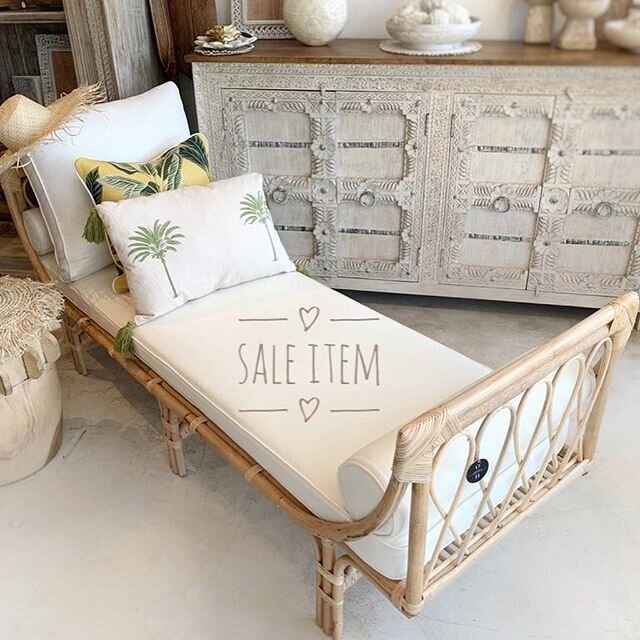 Reduced from 22k to 18k. Only one available.
For the daydreamer longing for an afternoon repose, this daybed responds with the luxurious look of coastal lifestyle decor. Ivory linen cushions make for a comfort-soft feel. #salesalesale #homedecor #koh