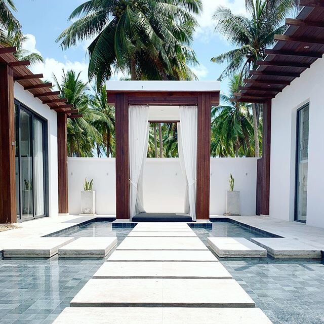 Revisiting this beautiful beachfront villa in Lipa Noi to add some design features for the owner. #villahannasamui #totalbeachfront #orchidhiusedesign #fractalarchitecture #kohsamui🌴 #interiordesign #homedecor