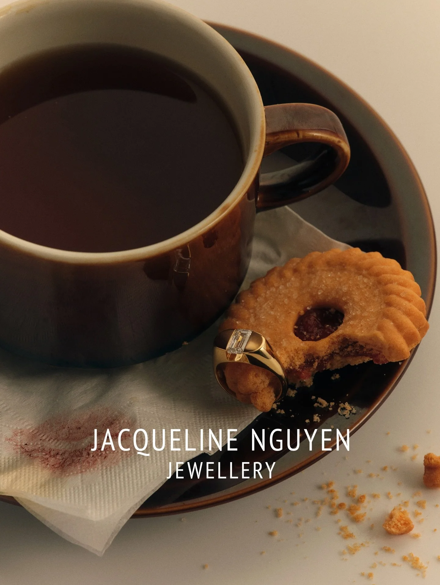 &mdash;&mdash; Looking forward to the weekend/end of year break - a little rest, a little joy, a little reset! ☕️✨
⁣
Contemporary jeweller drawing on the juxtaposing characteristics between soft curves, creases &amp; crevices and the sharp precision 