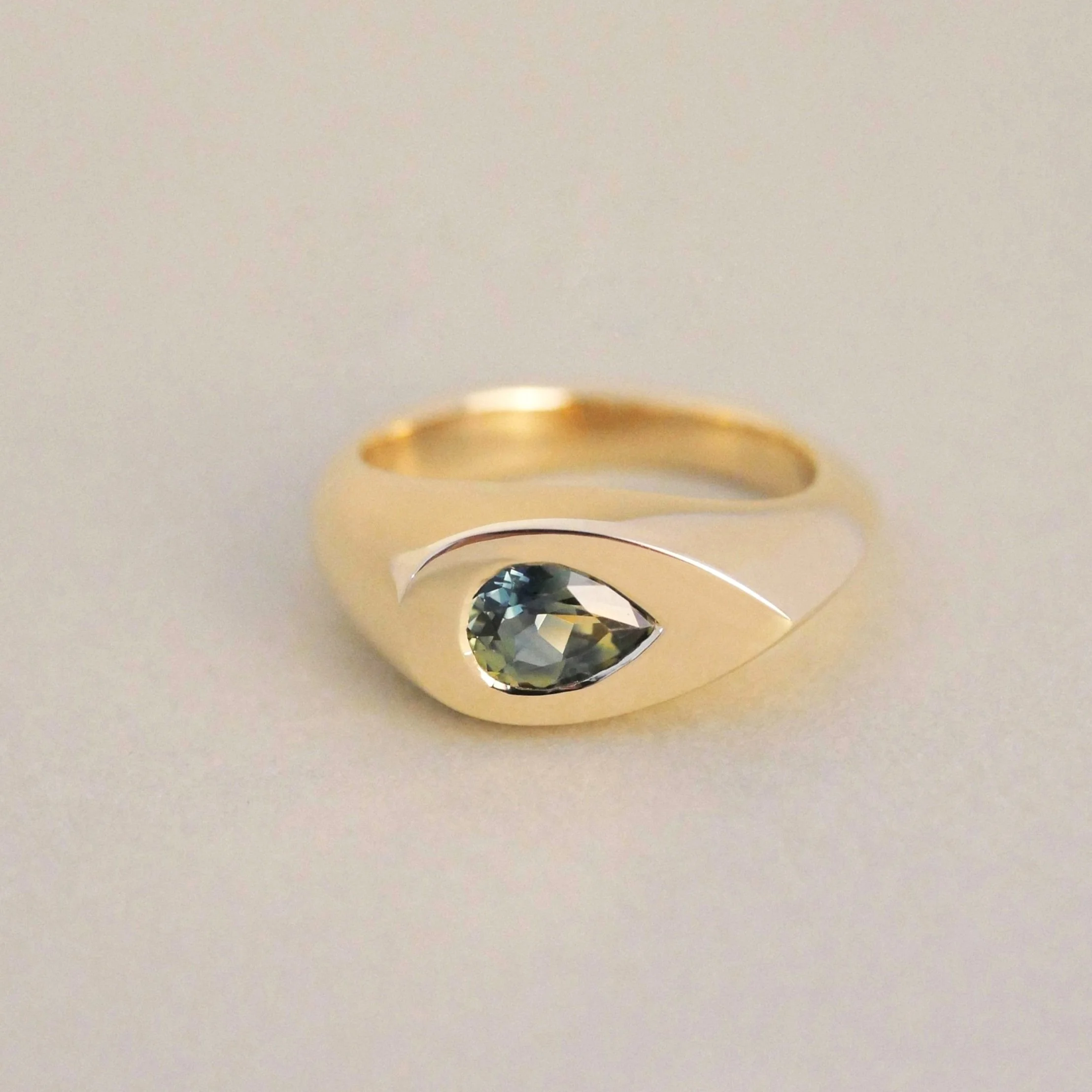 Pear Signum Ring
