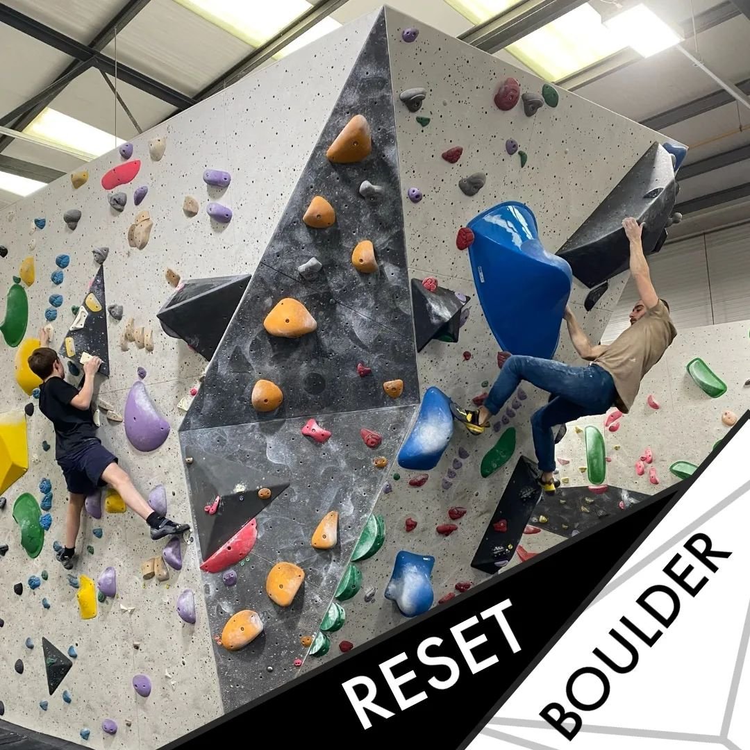 The central boulder has been reset and is now ready to be climbed!

Thanks to:
@heelhookaholic 
@weastmaker_sets 
@_benpreston 

Enjoy! 

#volume1 #volume1climbing