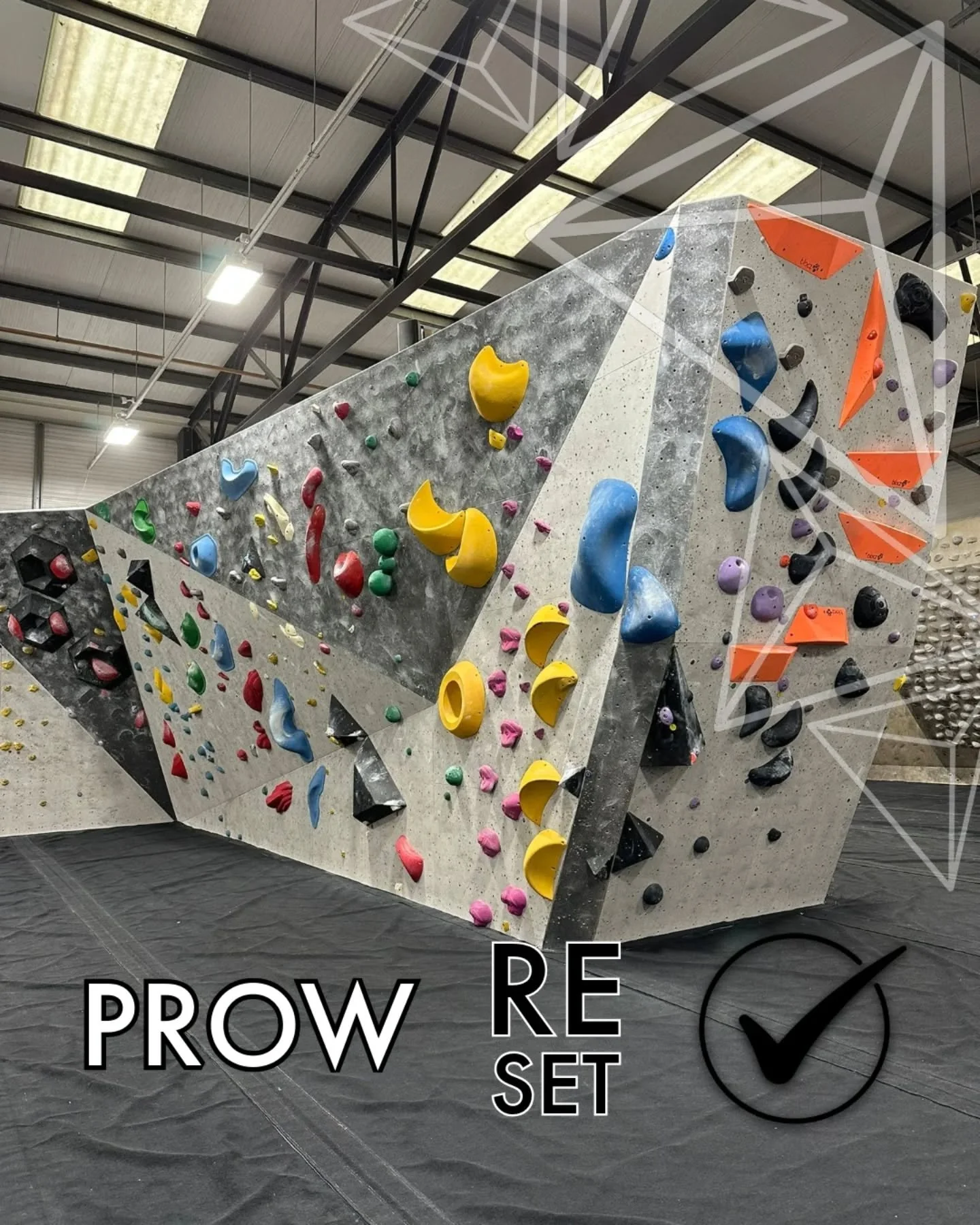 Prow reset! 

Thanks to Will, Hannah and Ben P

Go climbing.

#volume1 #volume1climbing