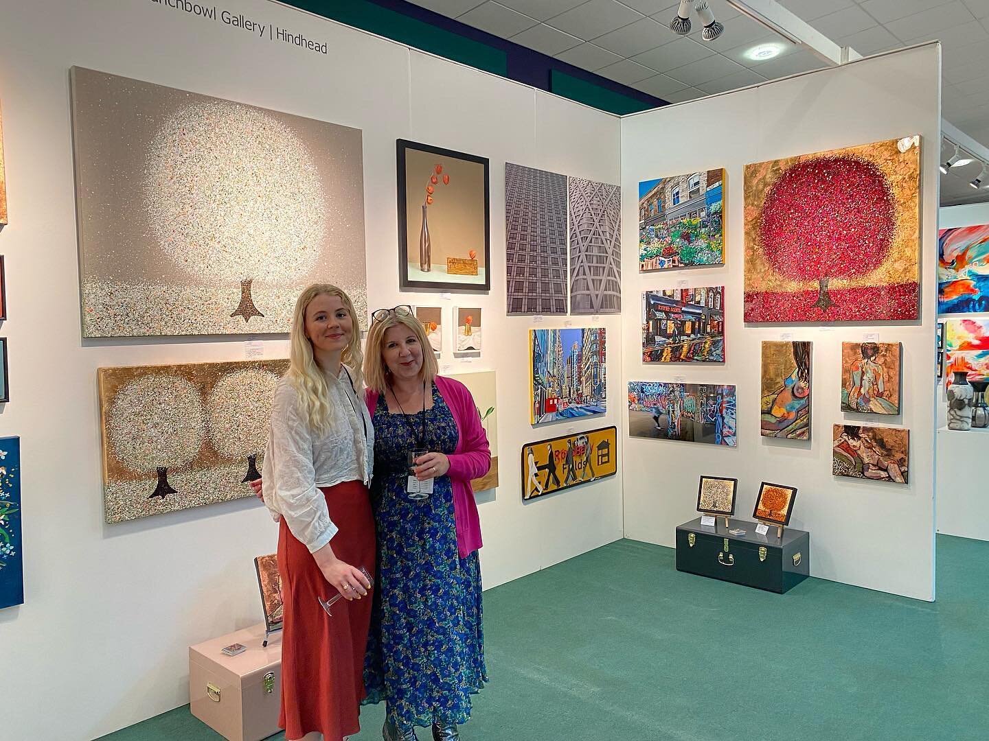 A throwback photo from @freshartfair in Cheltenham this year, because we&rsquo;re very excited to have booked the same stand for next year!
28 - 30 April 2023 #cheltenhamraces 
#artfair #artgallery #artcollector #upliftingart #familybusiness #familyo