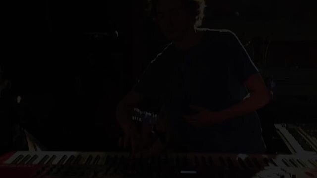 That last clip was fun so here&rsquo;s more trading.
🎹 @alanbenziemusic 🎹 @fergusmccreadie .
.
.
.
.
.
.
.
.
.
.
.
.
.
.
.
.
.
.
#keyboard #keyboardist #synth #synthsolo #keyssolo #trading #jazzmusicians #jazzmusic #groundupmusic #aberdeenjazzfesti