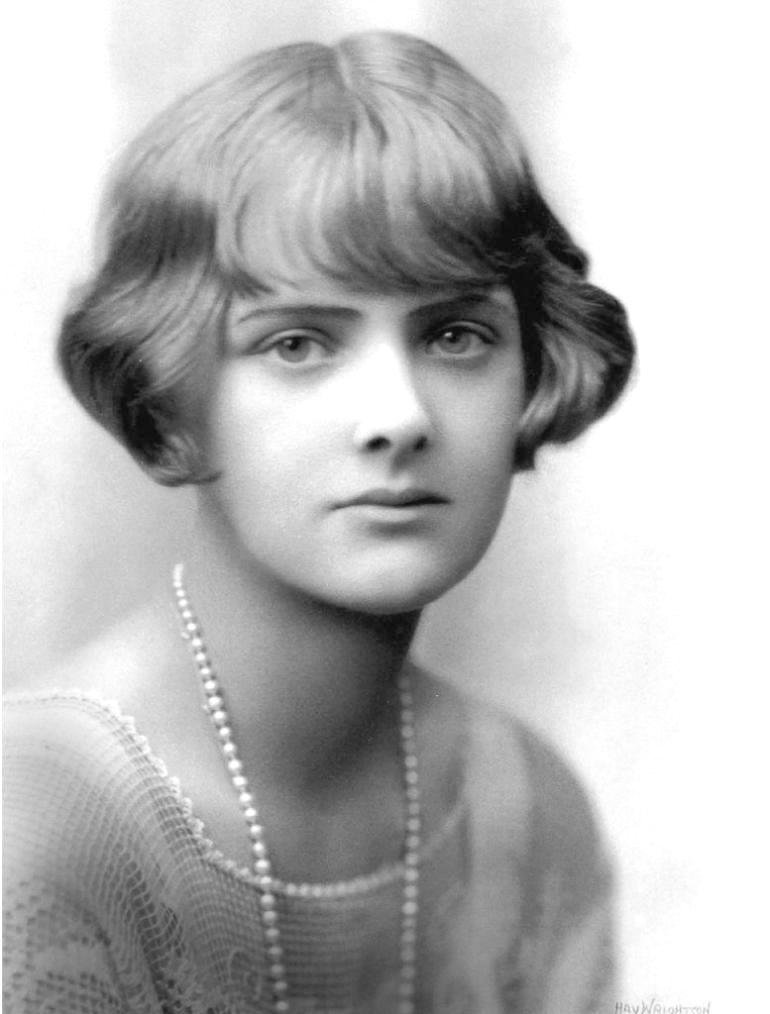 DaphneDuMaurier-image1.jpeg