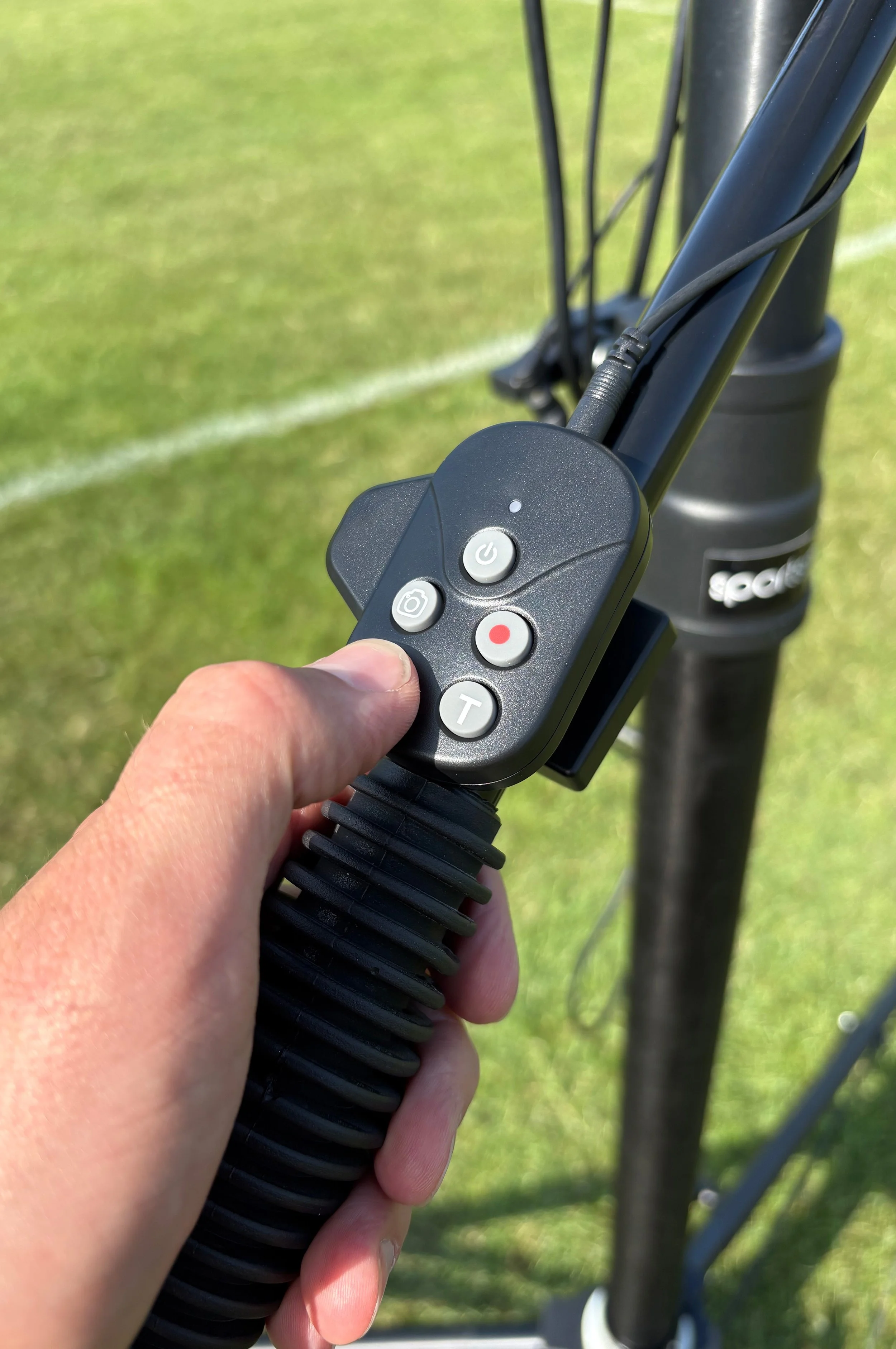 Sportsmasts-Premier-Remote-1.jpg