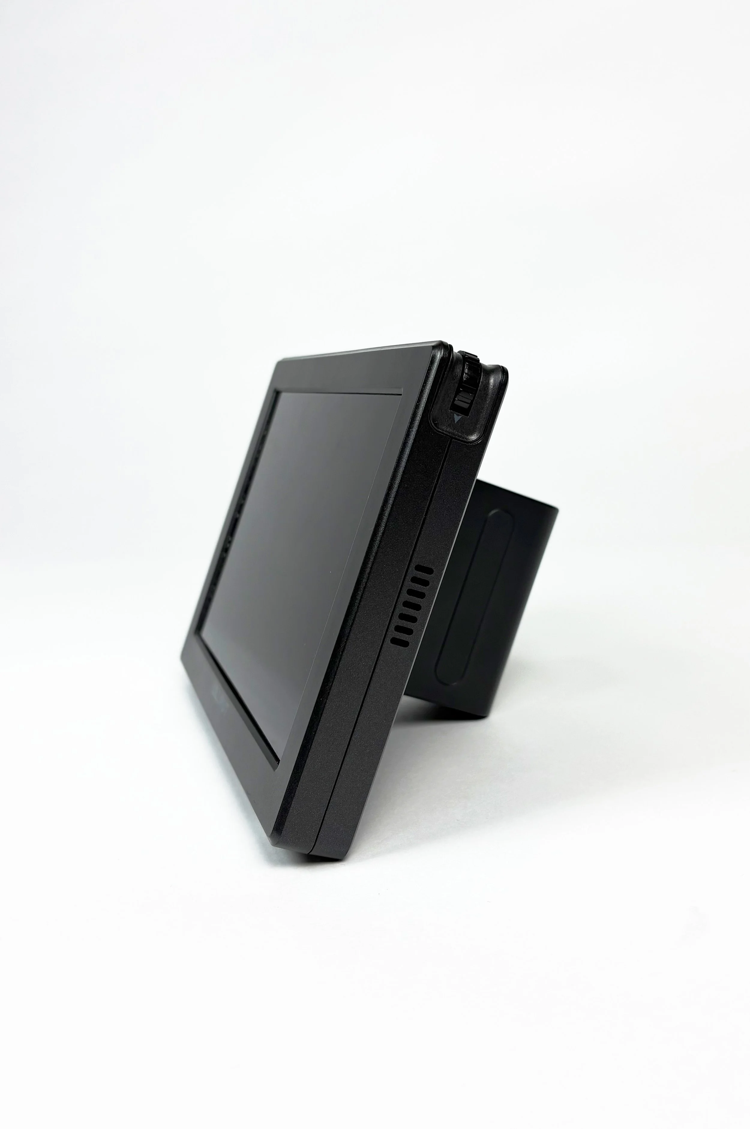 Sportsmasts-Monitor-Kit-1.jpg
