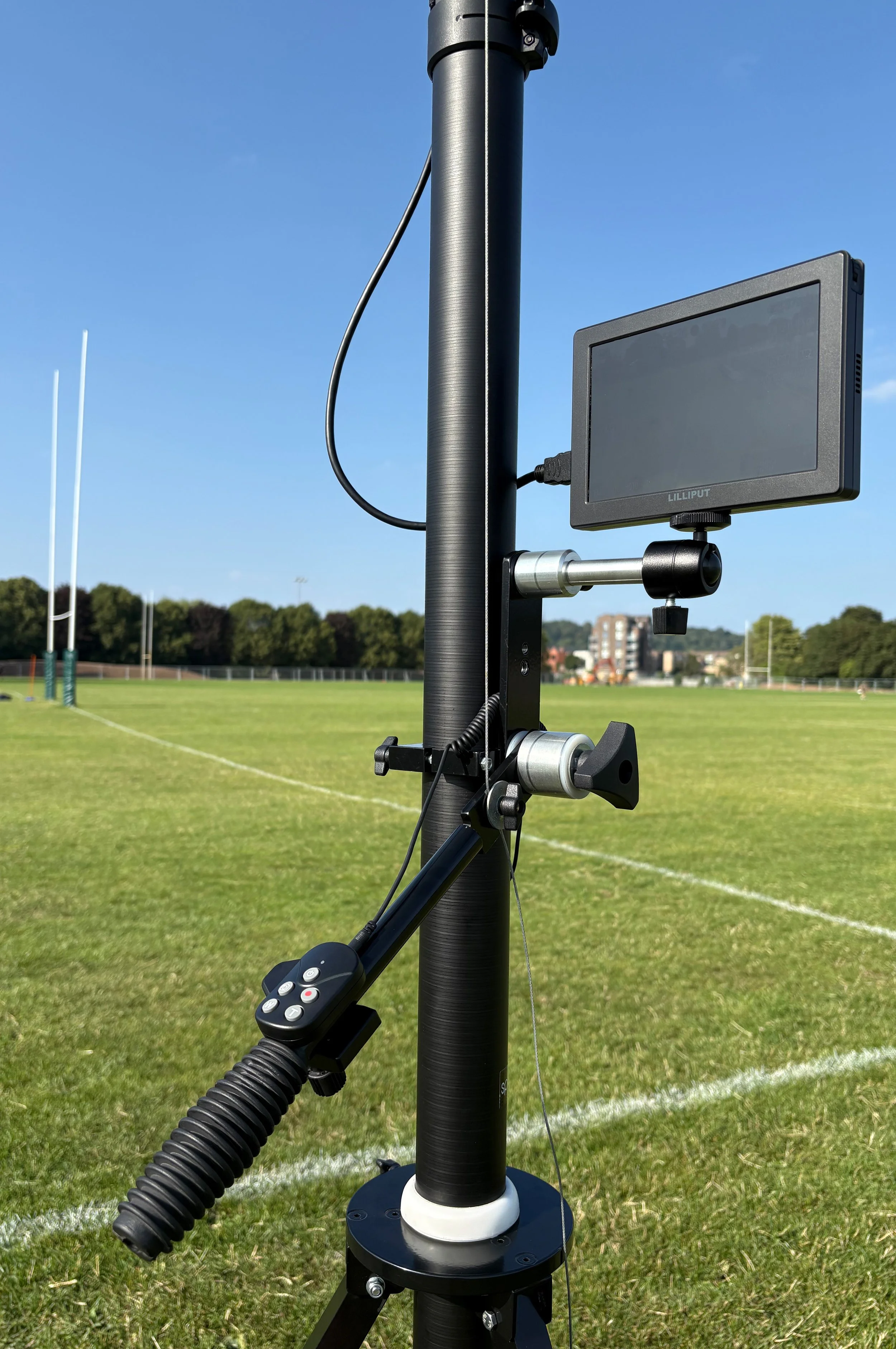 Sportsmasts-Elite-Remote-2.jpg