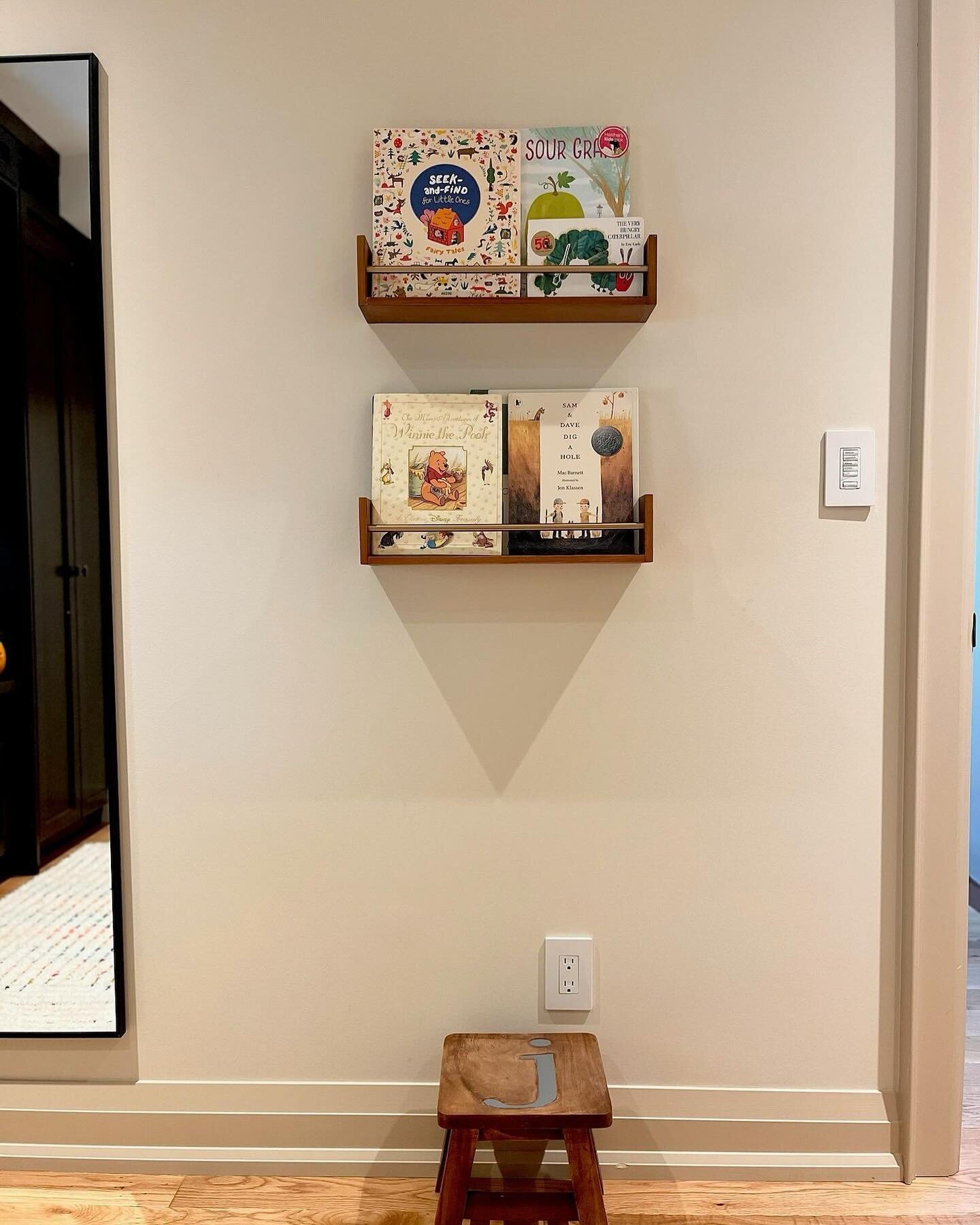 Hack of the day! Turned these West Elm spice wall racks into wall bookshelves to organized your child's favorite books 📚 
.
.
.
.
.
.
.
.
.
.
.
#interiordesigner #interiordesignideas #homedecor #homestyling #interiordesign #decor