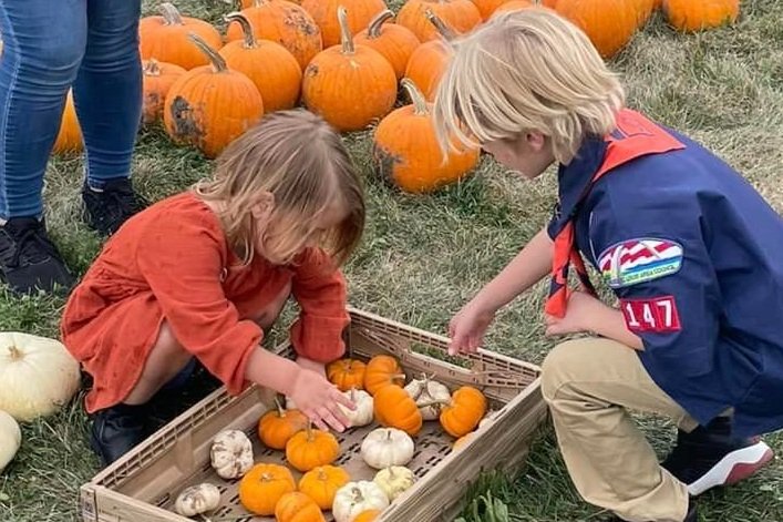 kids+pumpkins.jpg