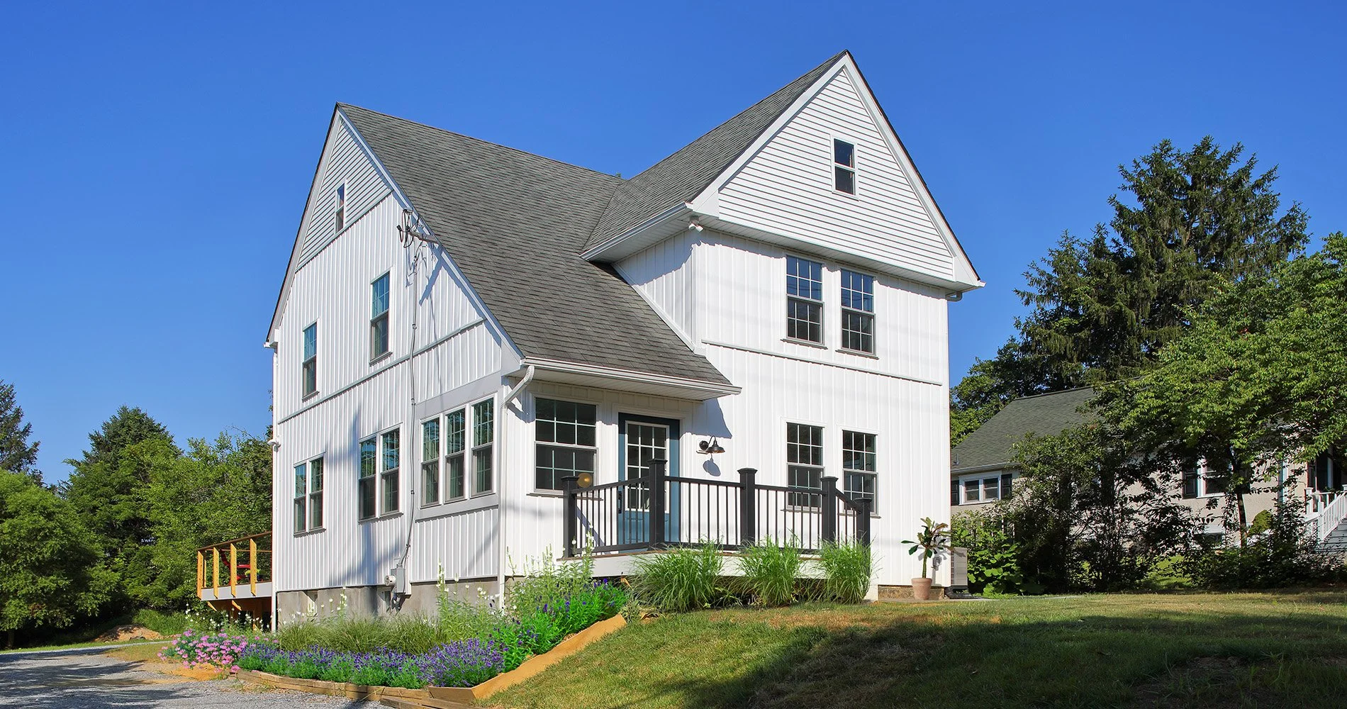 202113-3-EXTERIOR SHOT 1.jpg