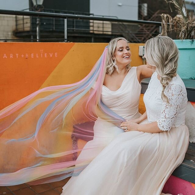 Happy Global Pride 2020! 🌈 One of my highlights this year was to style this shoot for the amazing @StephanieDreamsPhotography! I was so excited to have the opportunity help Steph create dreamy same sex wedding inspiration. The photoshoot featured st